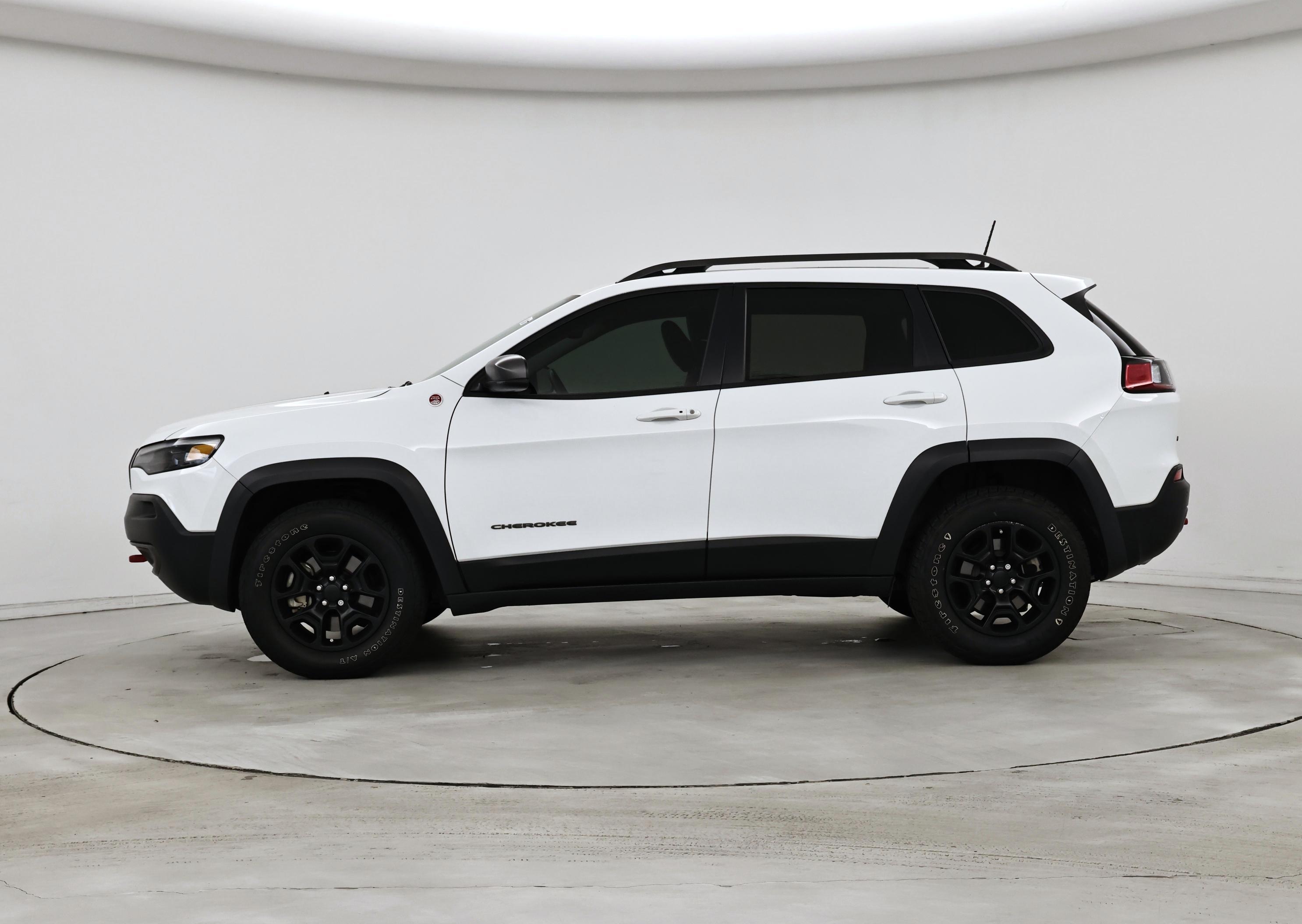 Thumbnail: 2019 Jeep Cherokee - 3