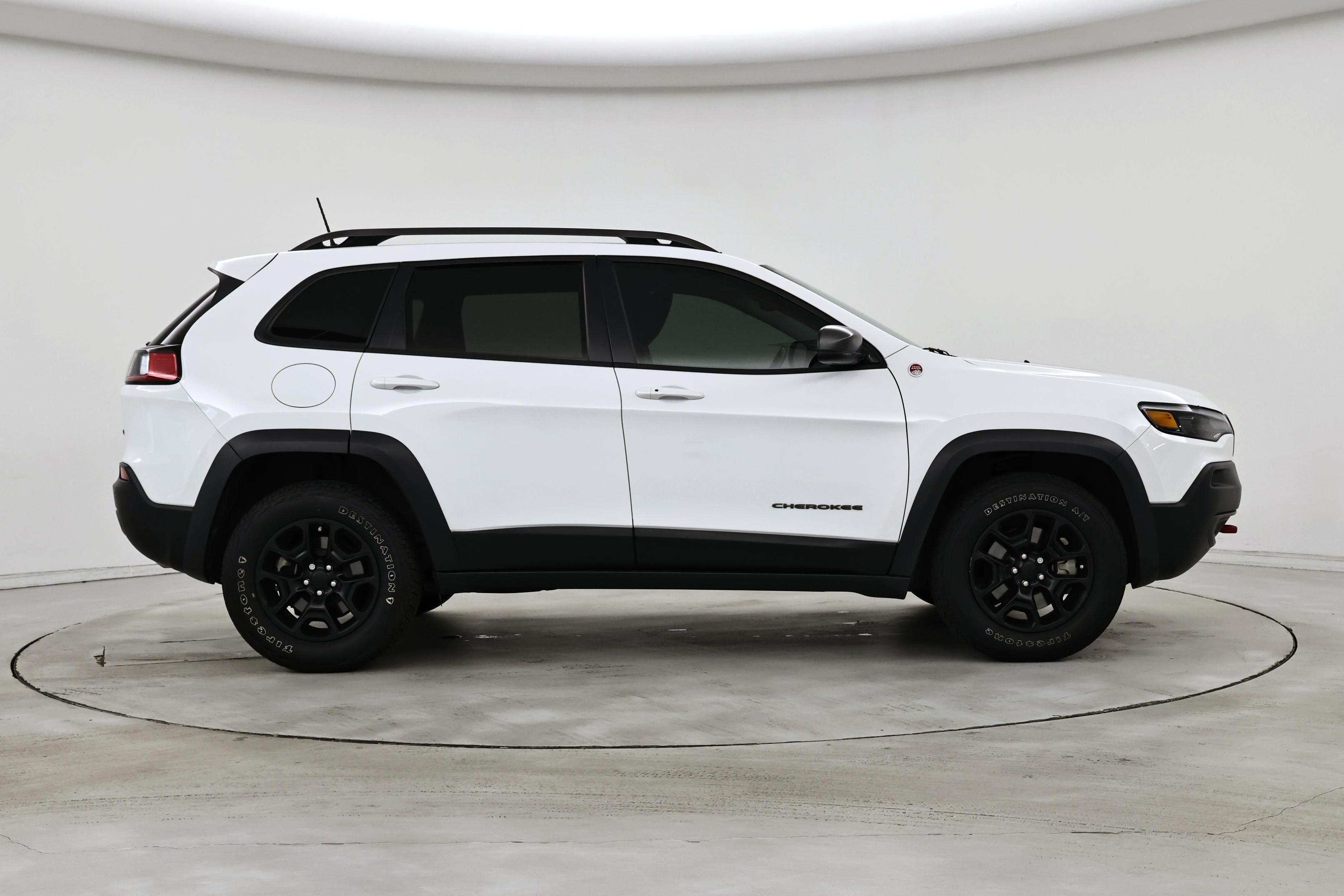 Thumbnail: 2019 Jeep Cherokee - 7