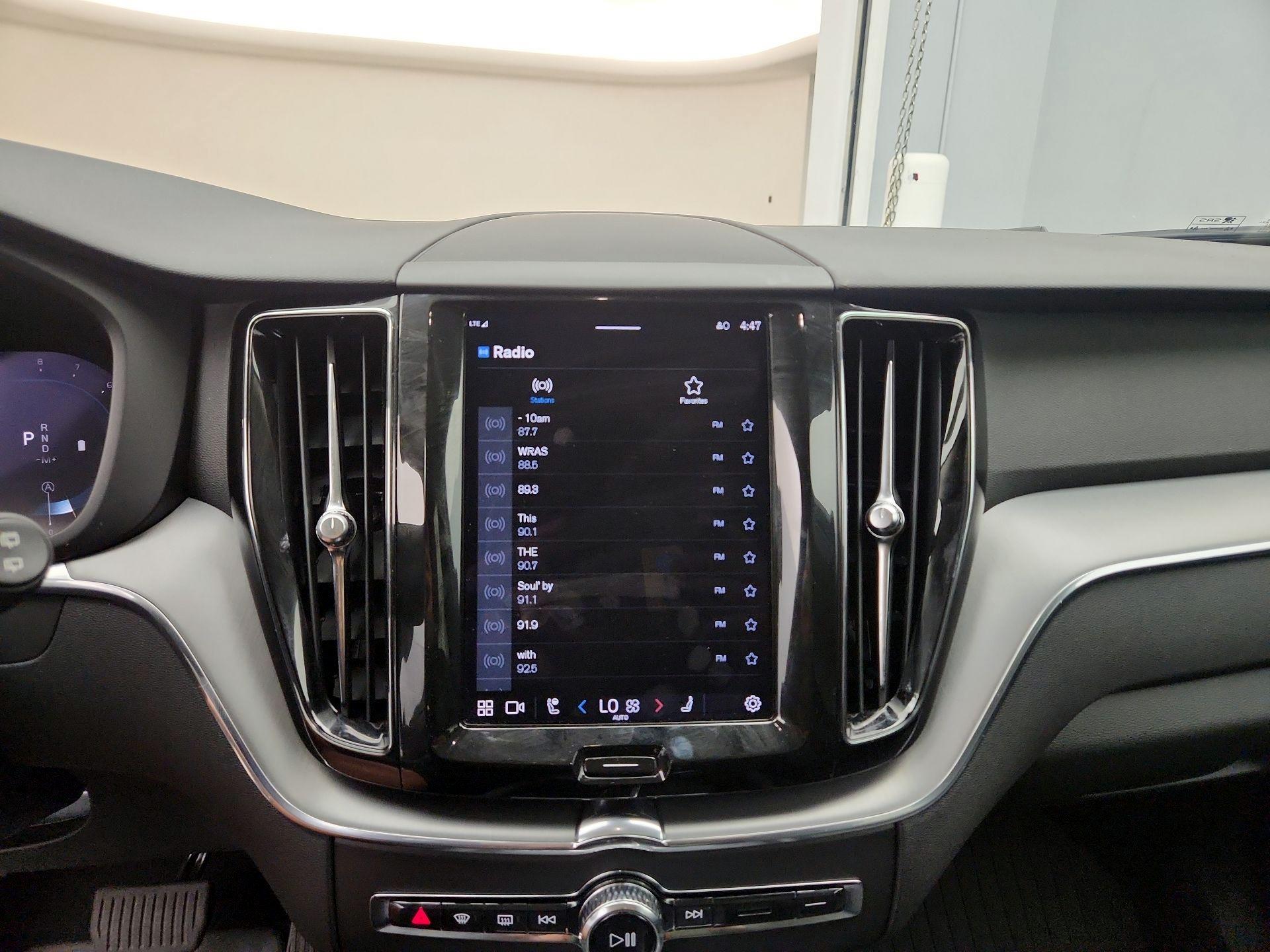 Thumbnail: 2023 Volvo XC60 - 15
