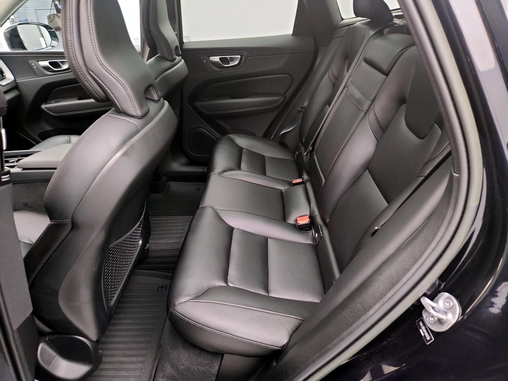 Thumbnail: 2023 Volvo XC60 - 20