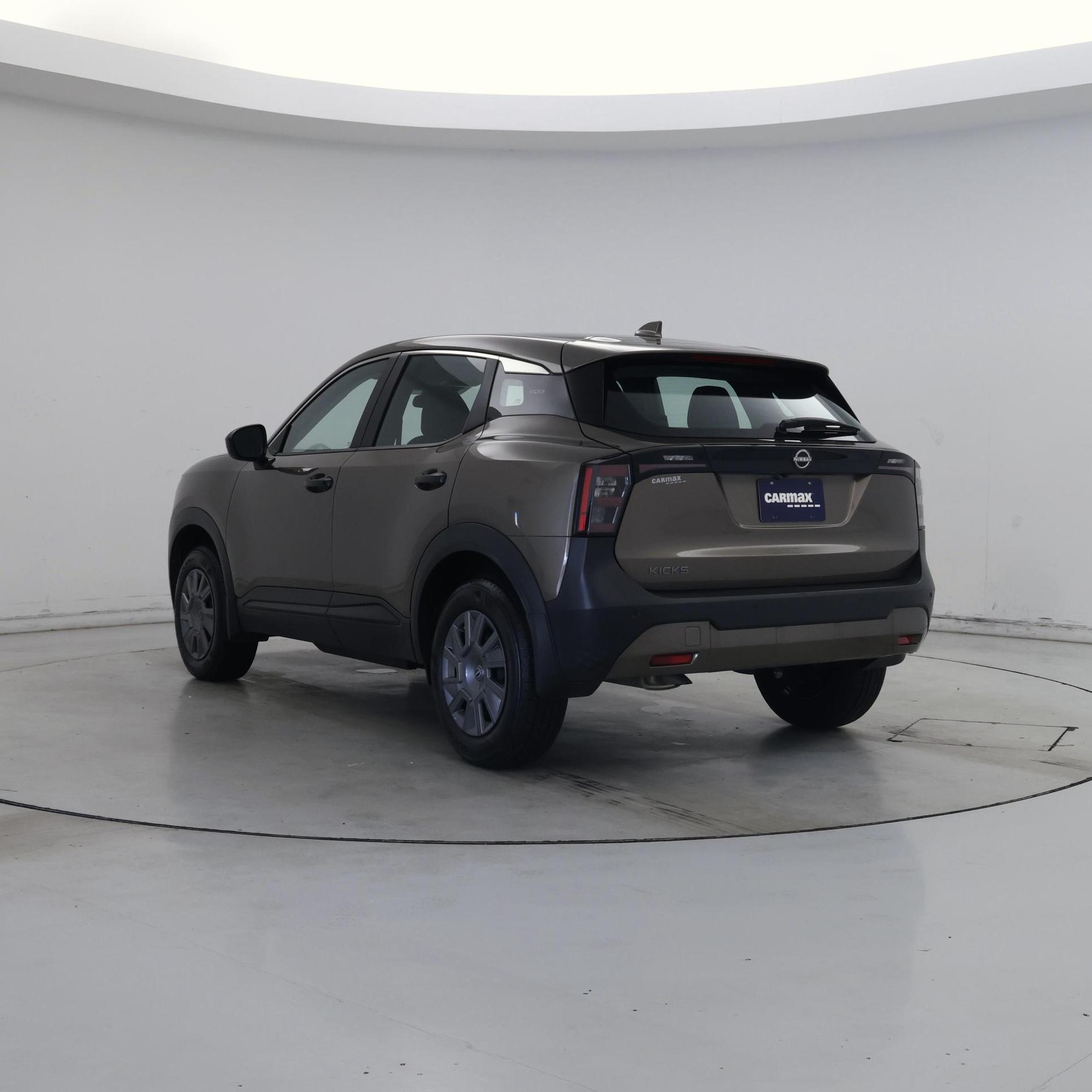 Thumbnail: 2025 Nissan Kicks - 2