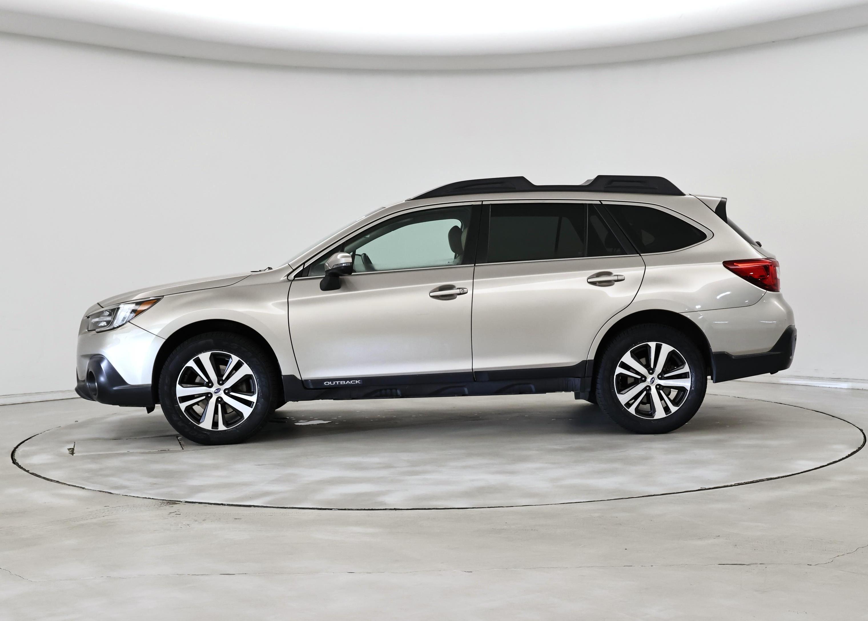 Thumbnail: 2018 Subaru Outback - 3