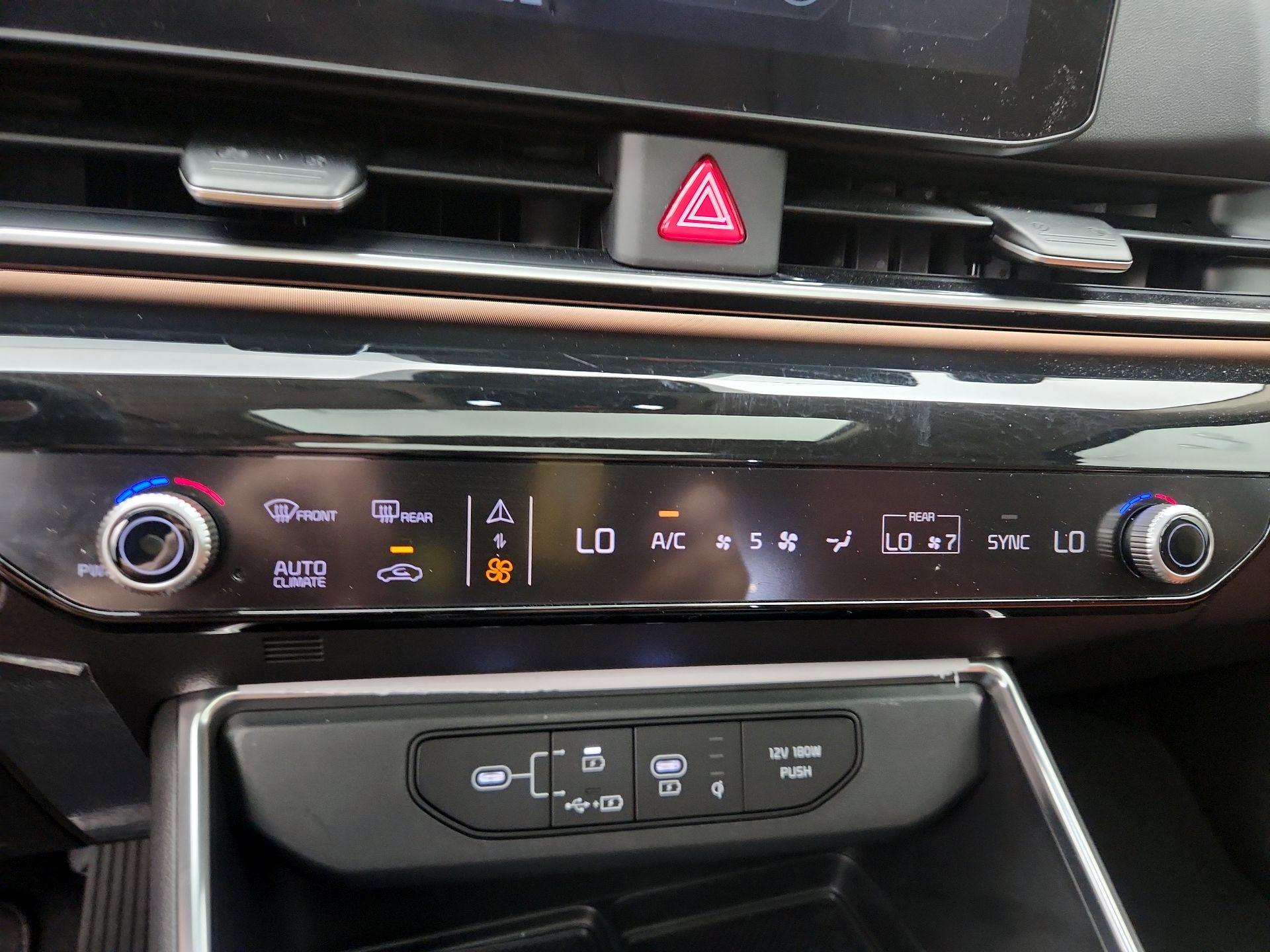 Thumbnail: 2025 Kia Carnival - 17