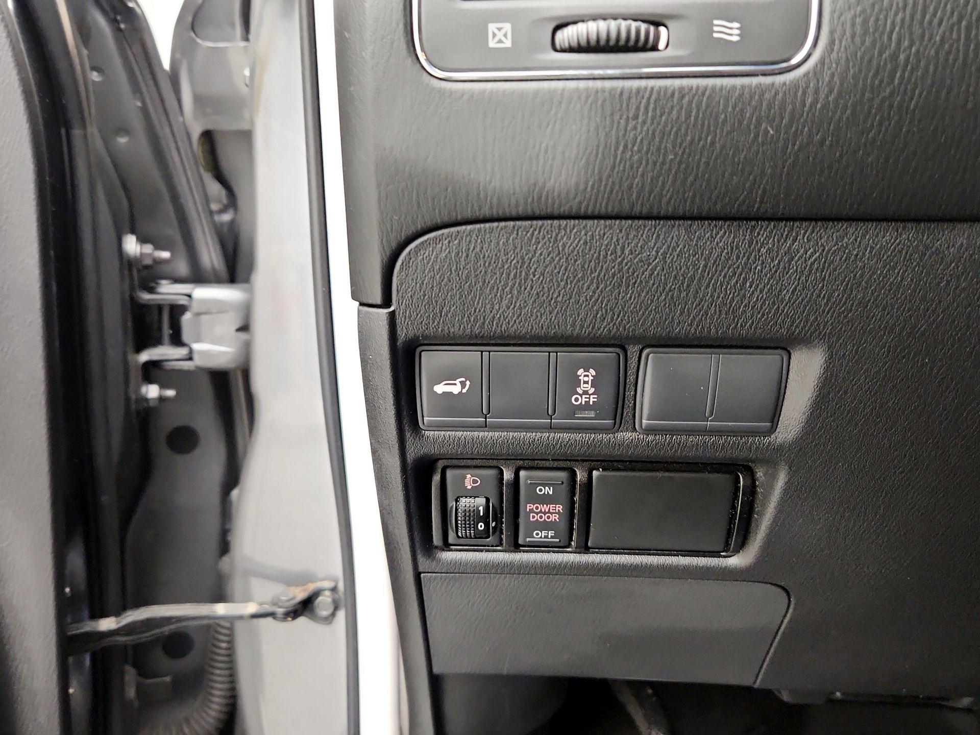 Thumbnail: 2017 Nissan Armada - 13
