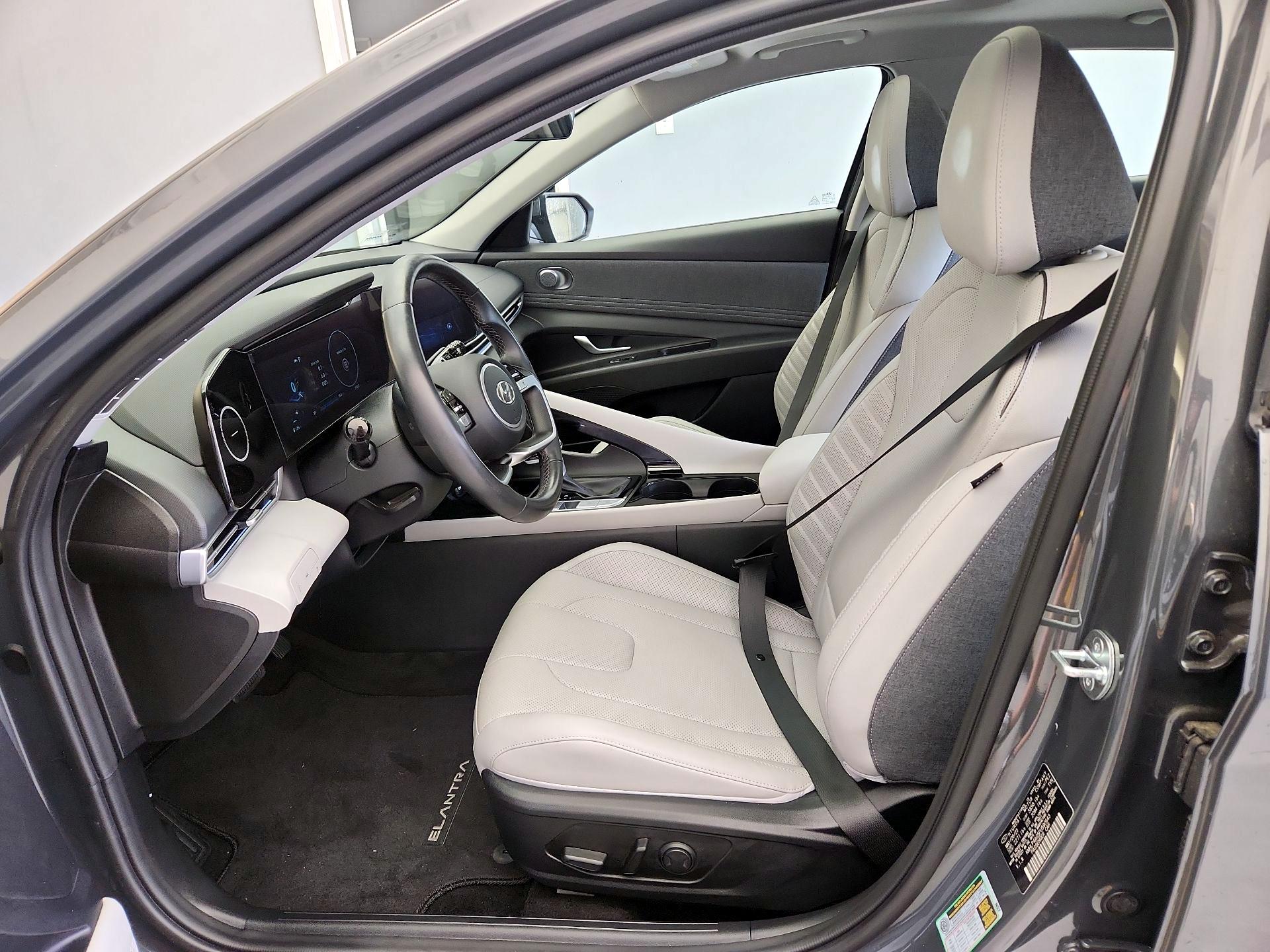 Thumbnail: 2023 Hyundai Elantra - 11