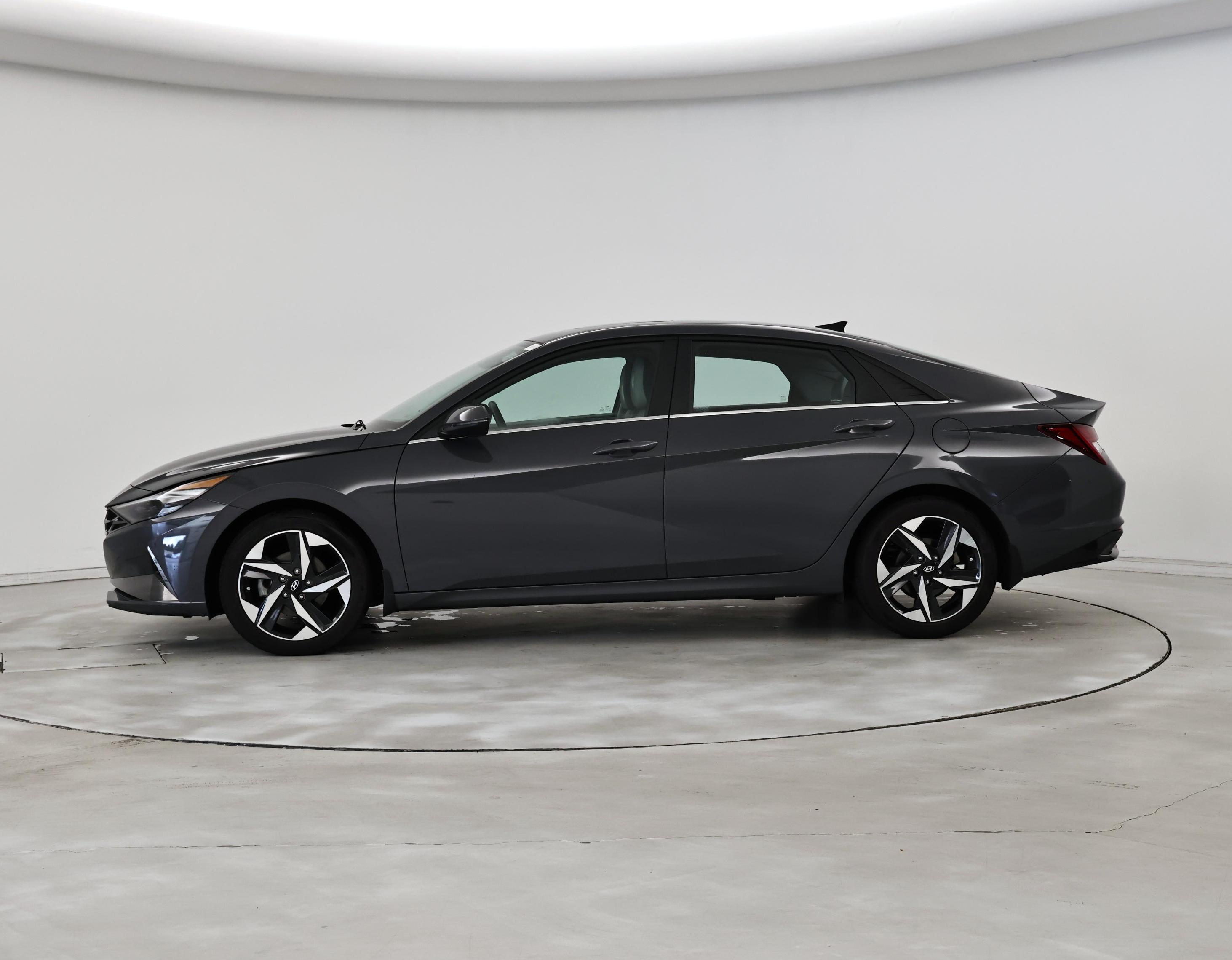 Thumbnail: 2023 Hyundai Elantra - 3
