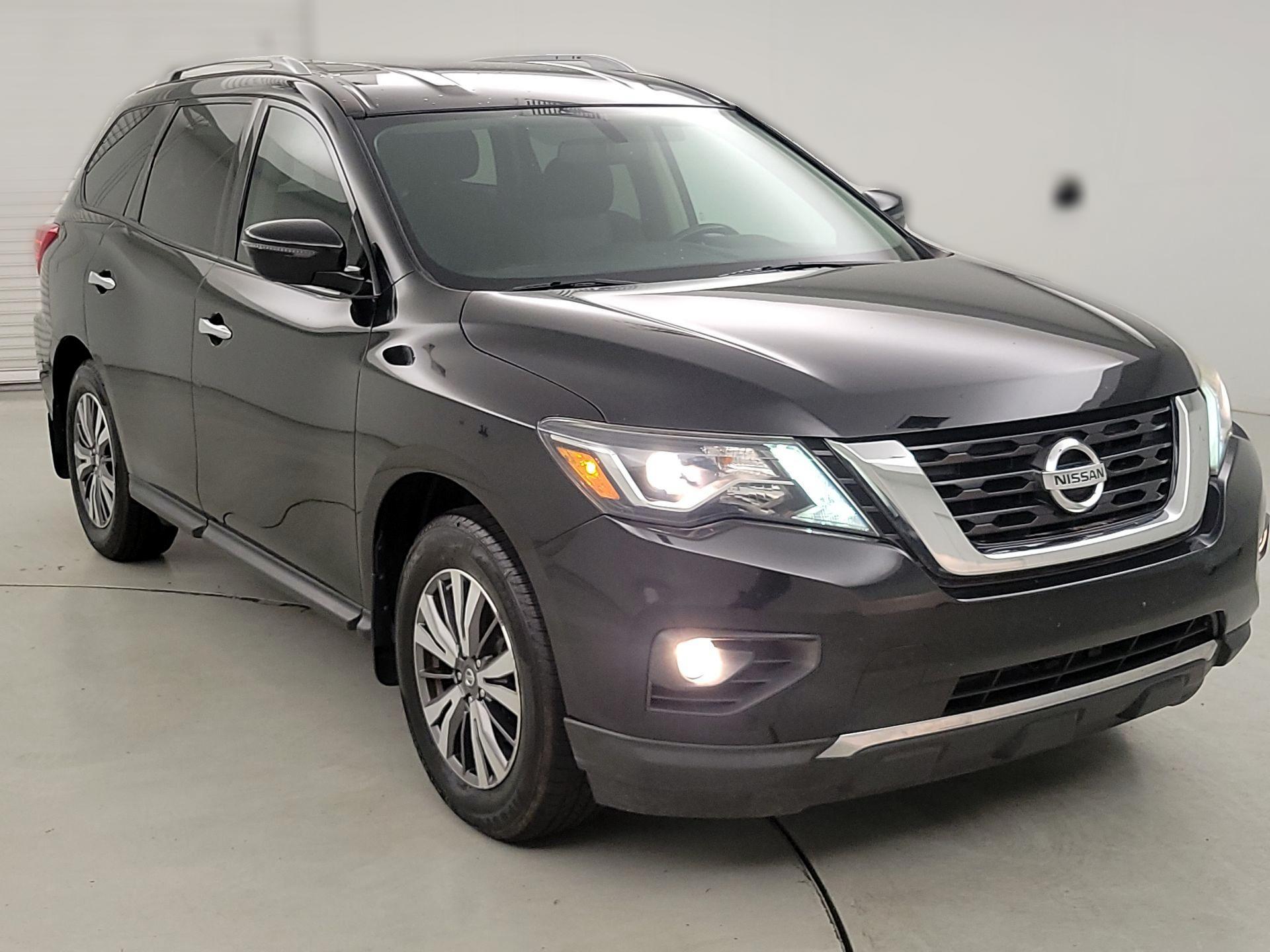 Thumbnail: 2017 Nissan Pathfinder - 1