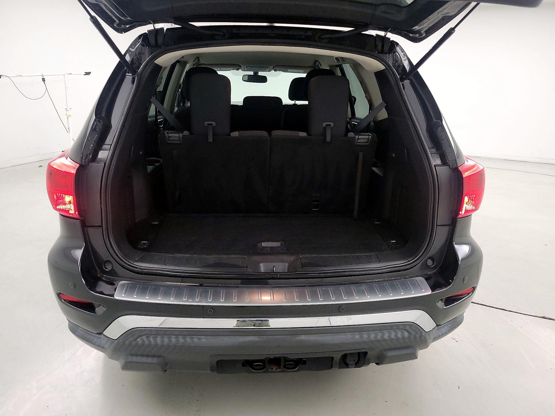 Thumbnail: 2017 Nissan Pathfinder - 18