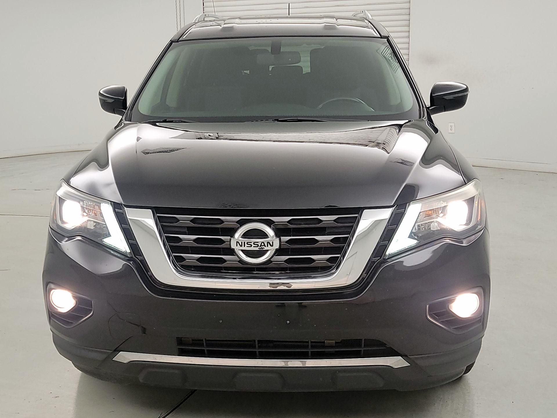 Thumbnail: 2017 Nissan Pathfinder - 2