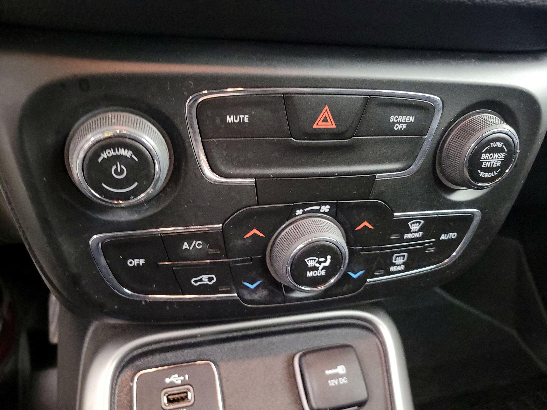 Thumbnail: 2021 Jeep Compass - 16