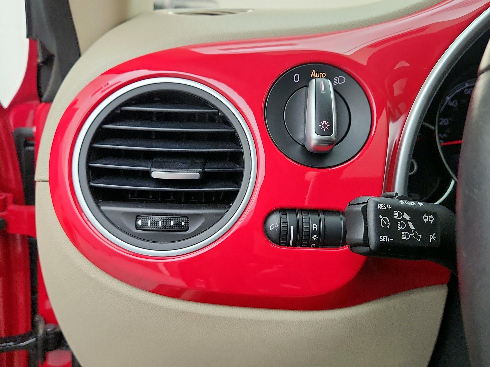 Thumbnail: 2019 Volkswagen Beetle - 13