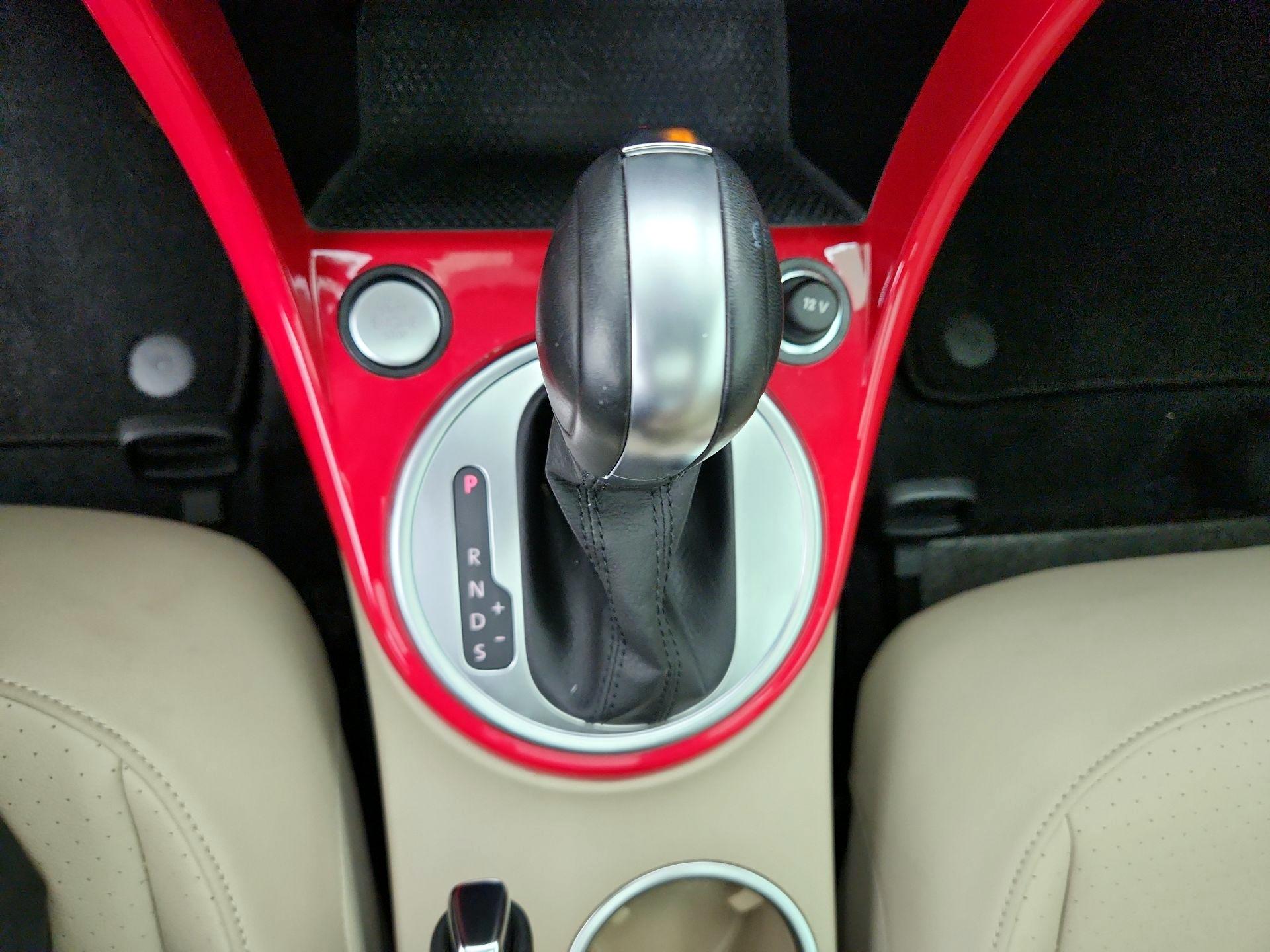 Thumbnail: 2019 Volkswagen Beetle - 17