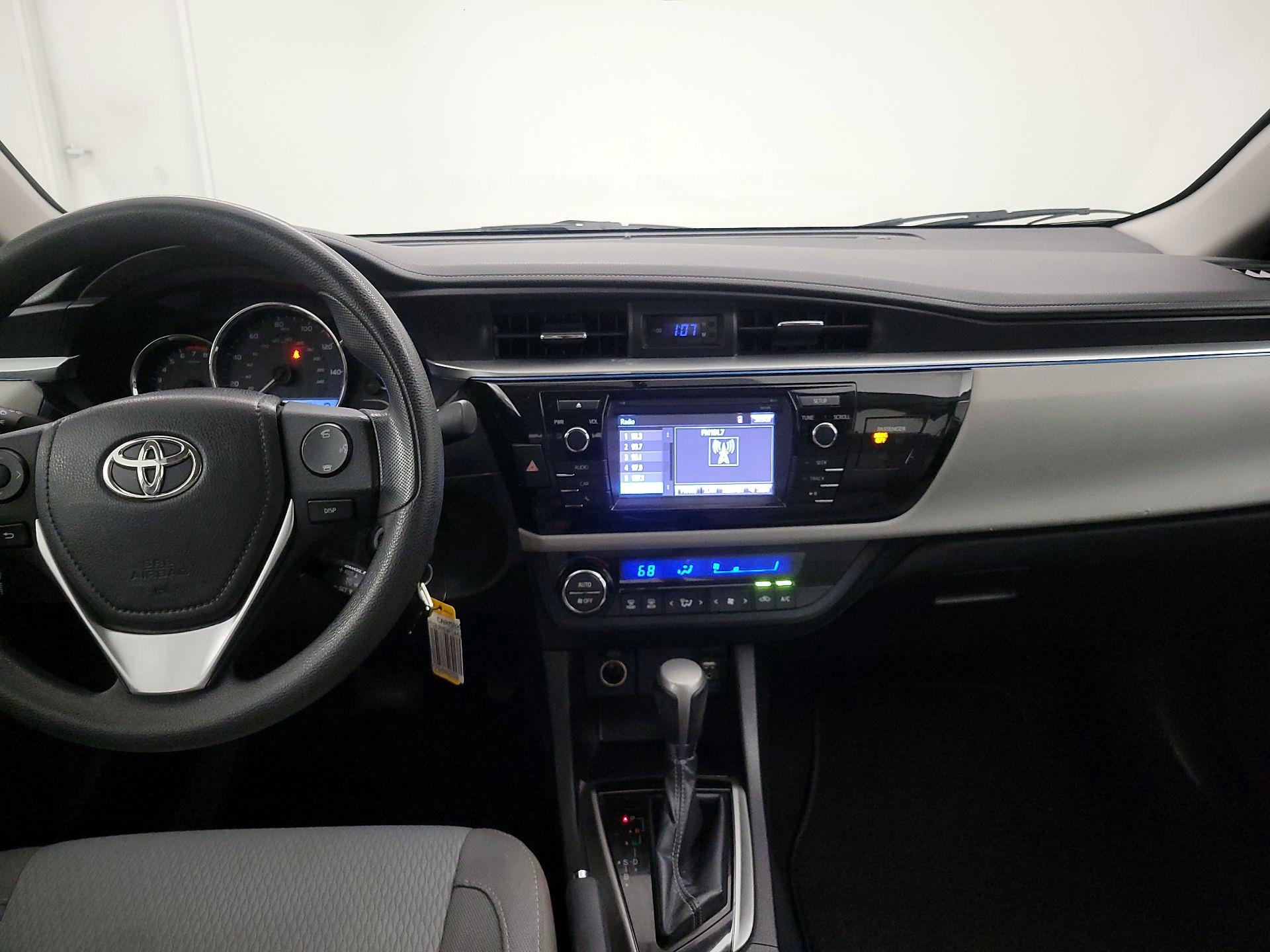Thumbnail: 2015 Toyota Corolla - 9