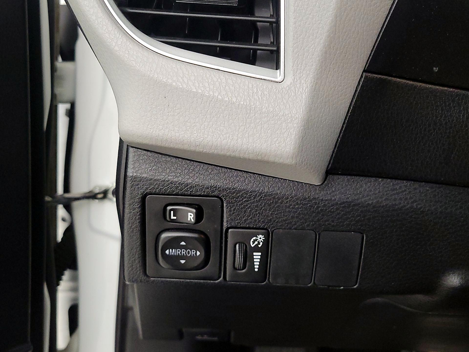 Thumbnail: 2015 Toyota Corolla - 13