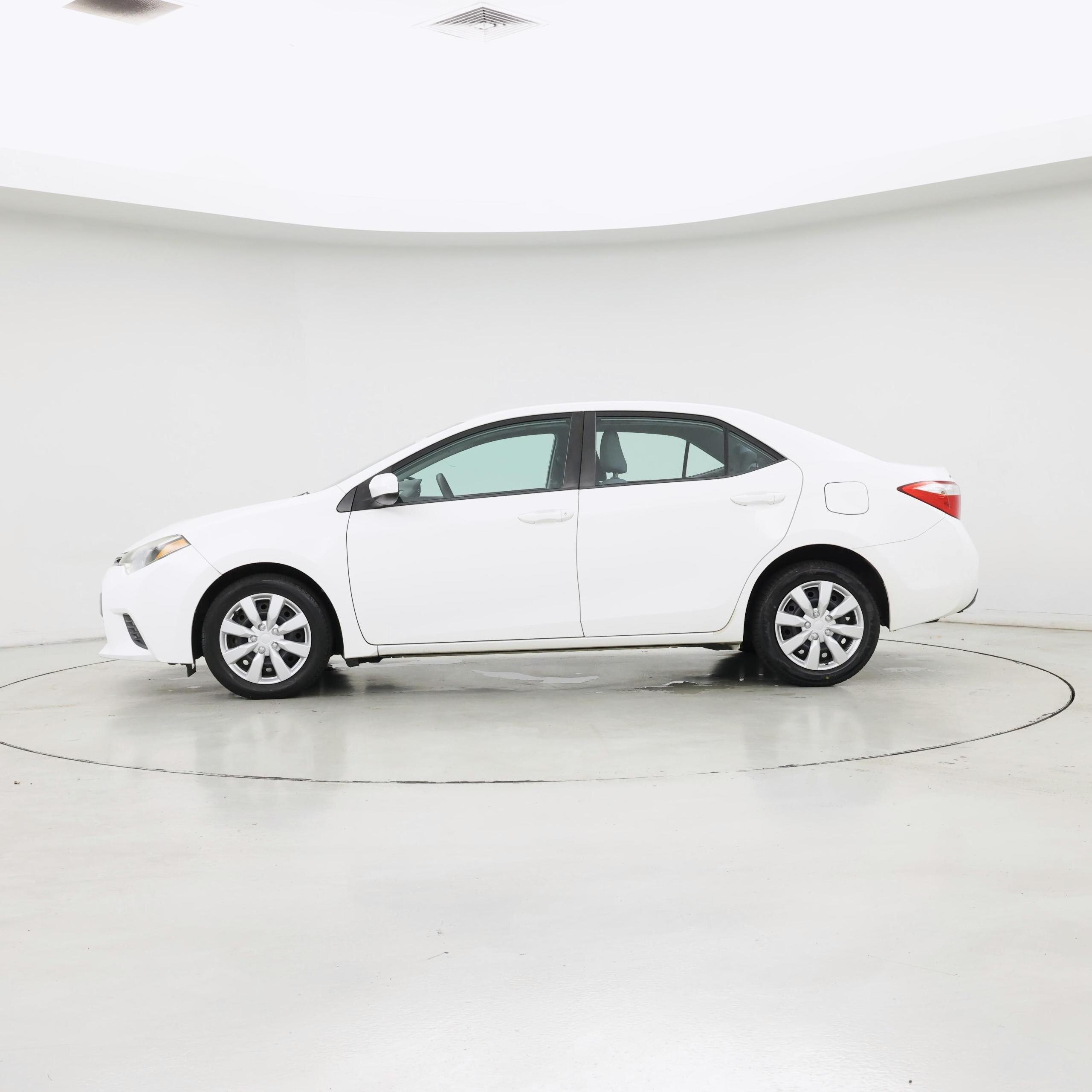 Thumbnail: 2015 Toyota Corolla - 3