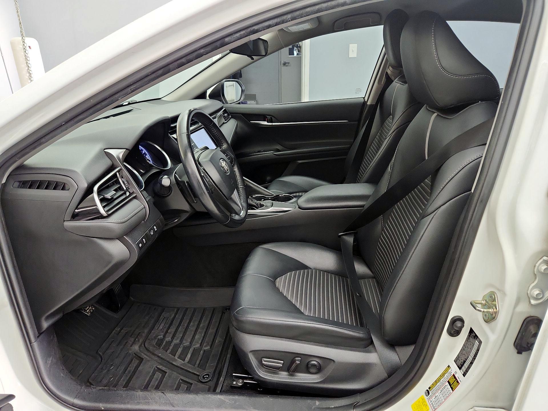 Thumbnail: 2019 Toyota Camry - 11