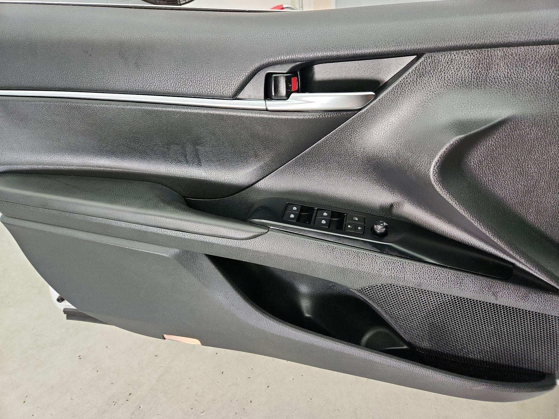 Thumbnail: 2019 Toyota Camry - 12