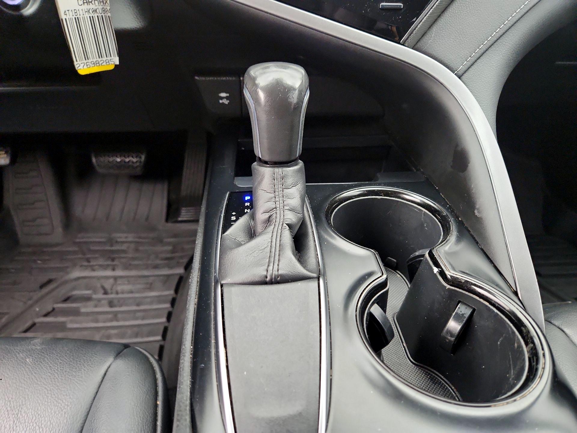 Thumbnail: 2019 Toyota Camry - 17