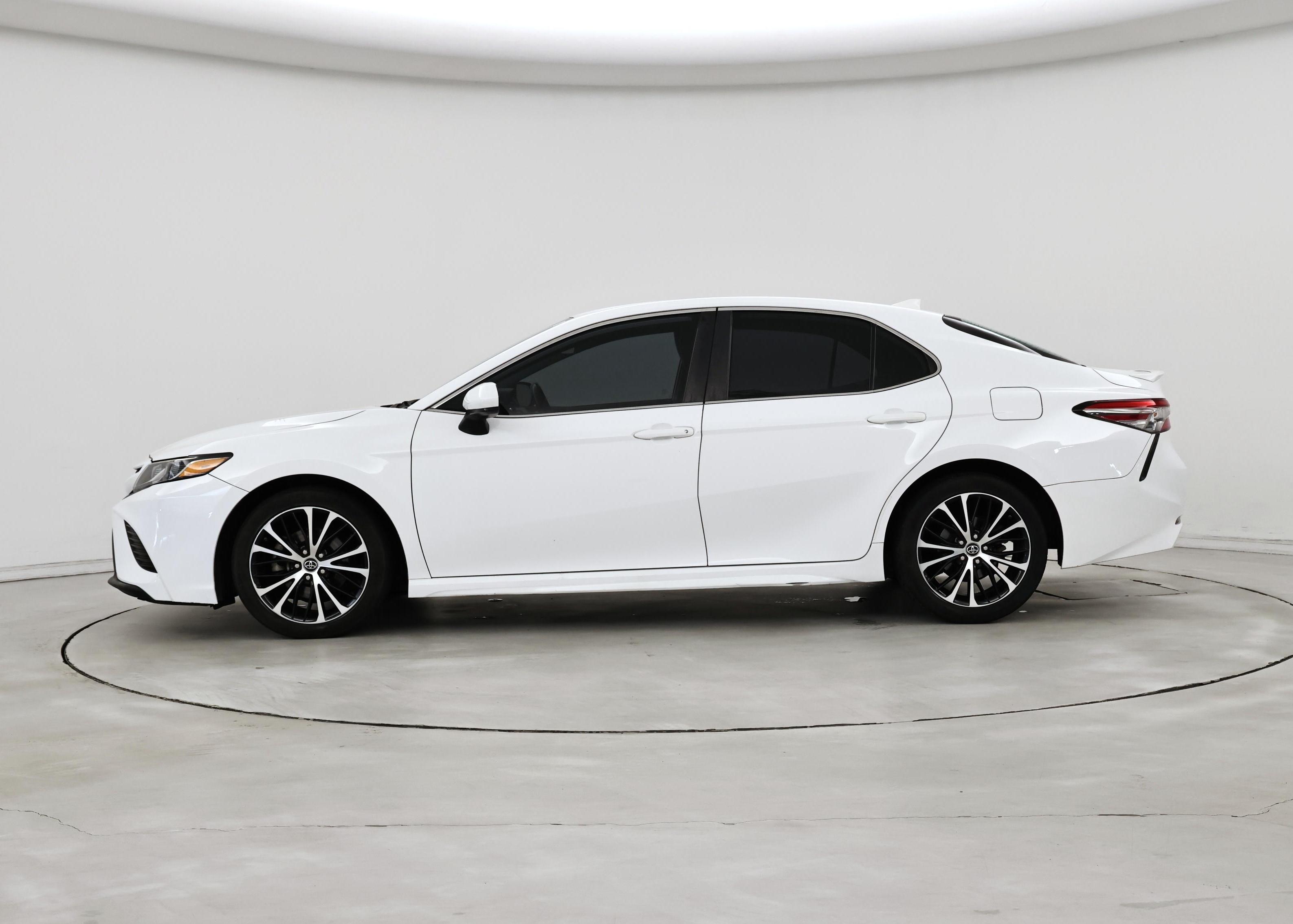 Thumbnail: 2019 Toyota Camry - 3