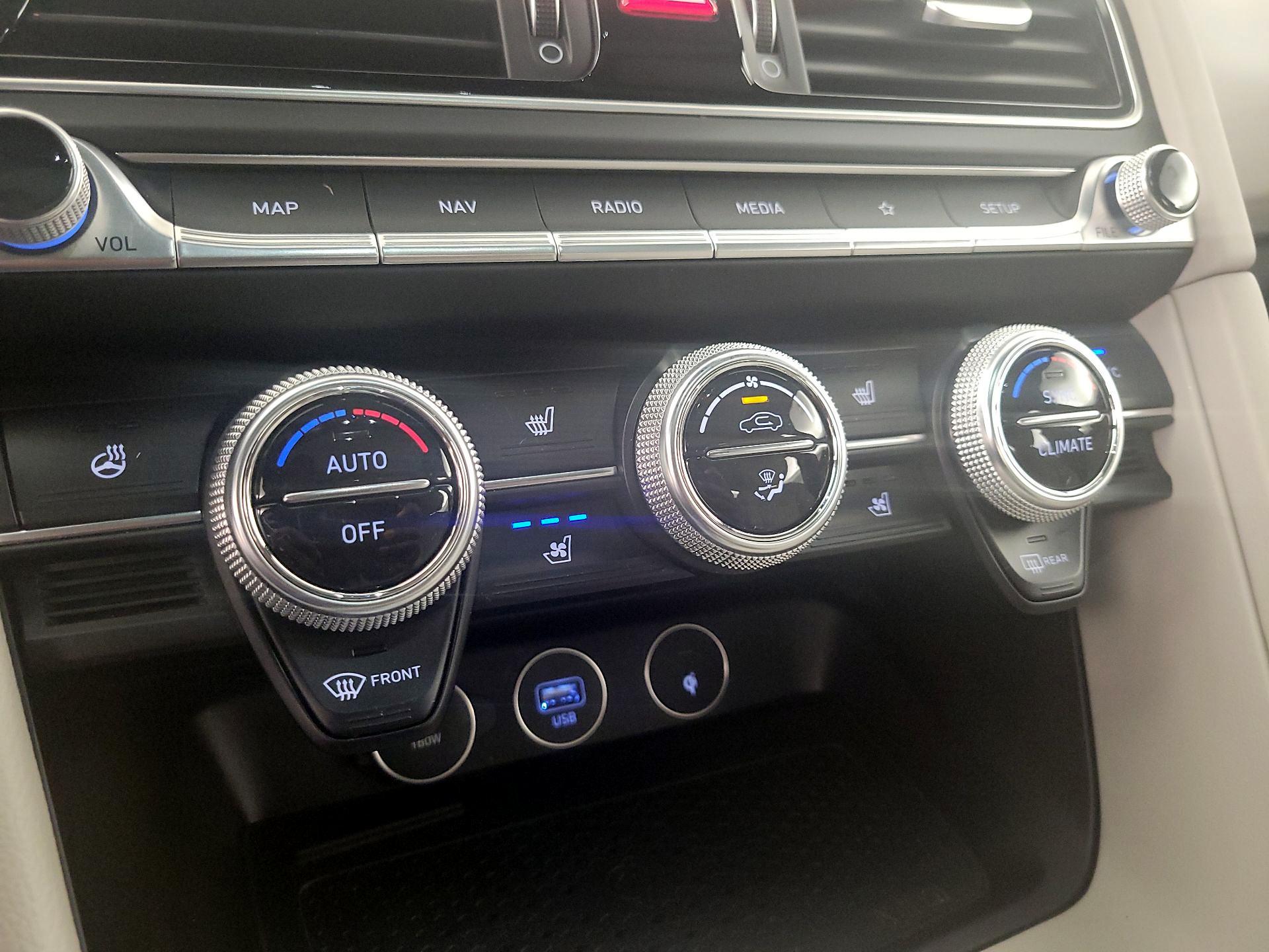 Thumbnail: 2023 Genesis G70 - 17
