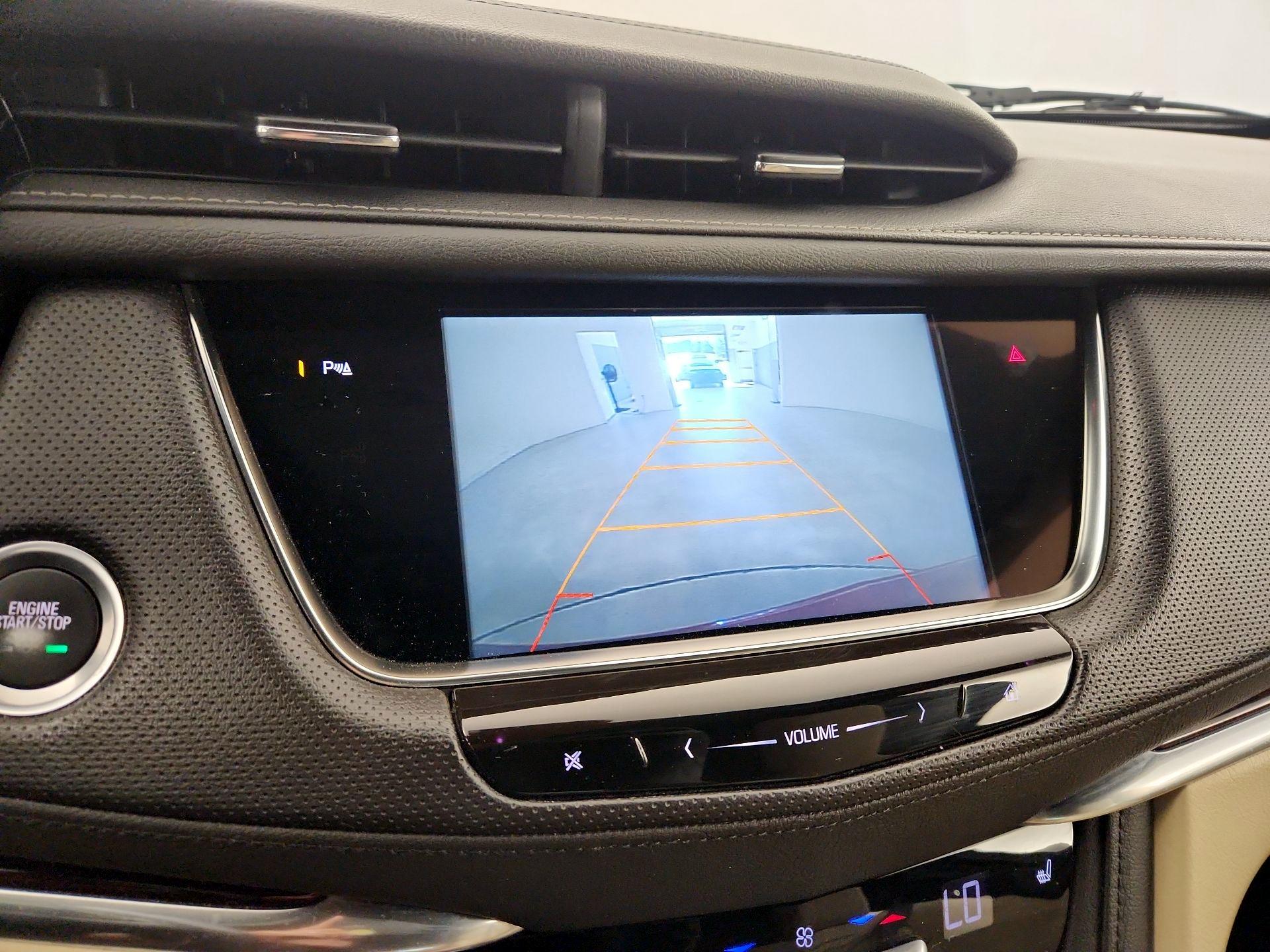 Thumbnail: 2017 Cadillac XT5 - 14