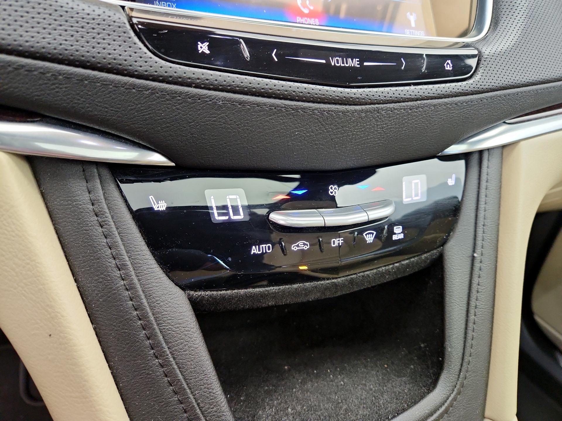 Thumbnail: 2017 Cadillac XT5 - 16