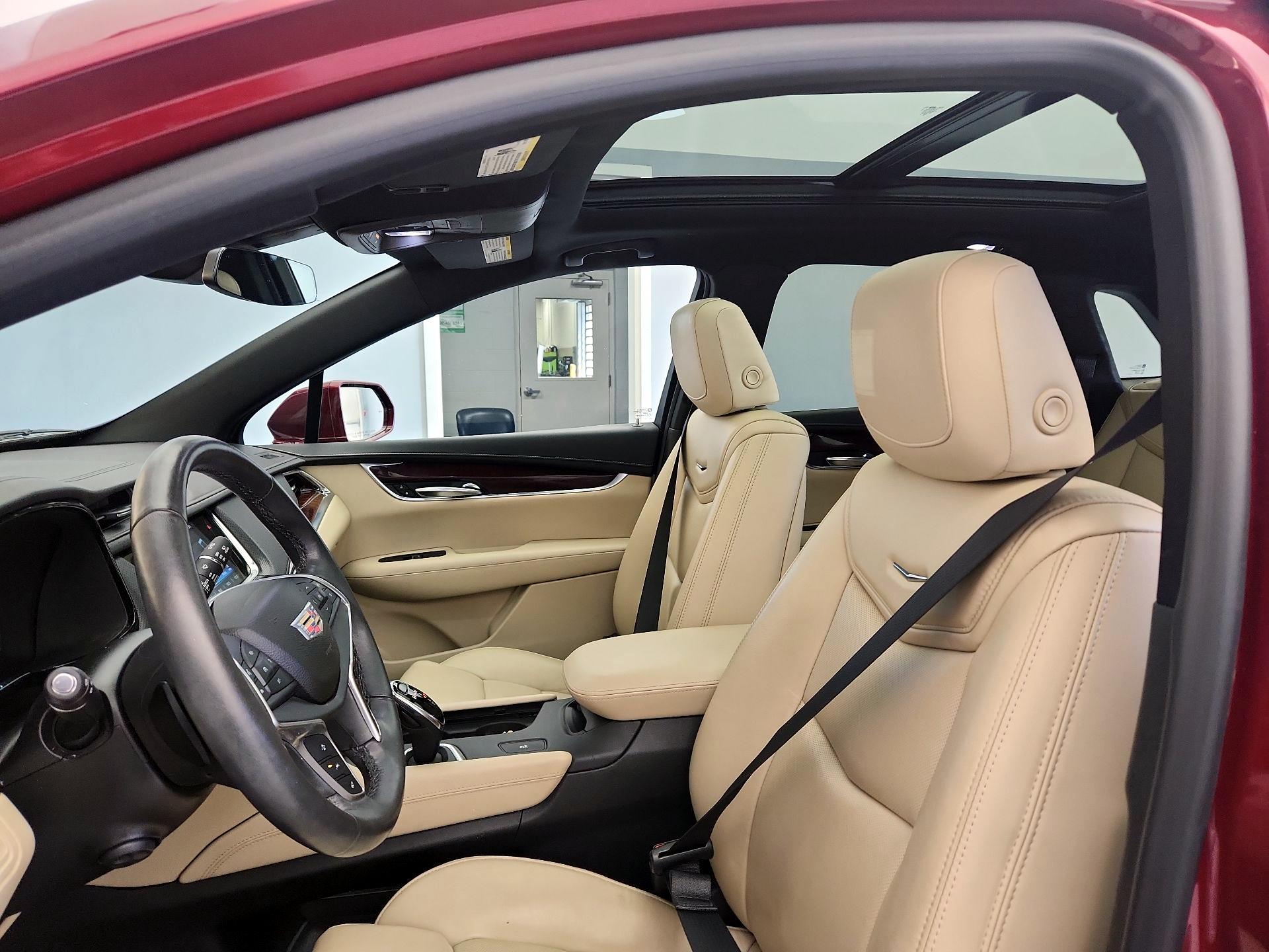 Thumbnail: 2017 Cadillac XT5 - 18