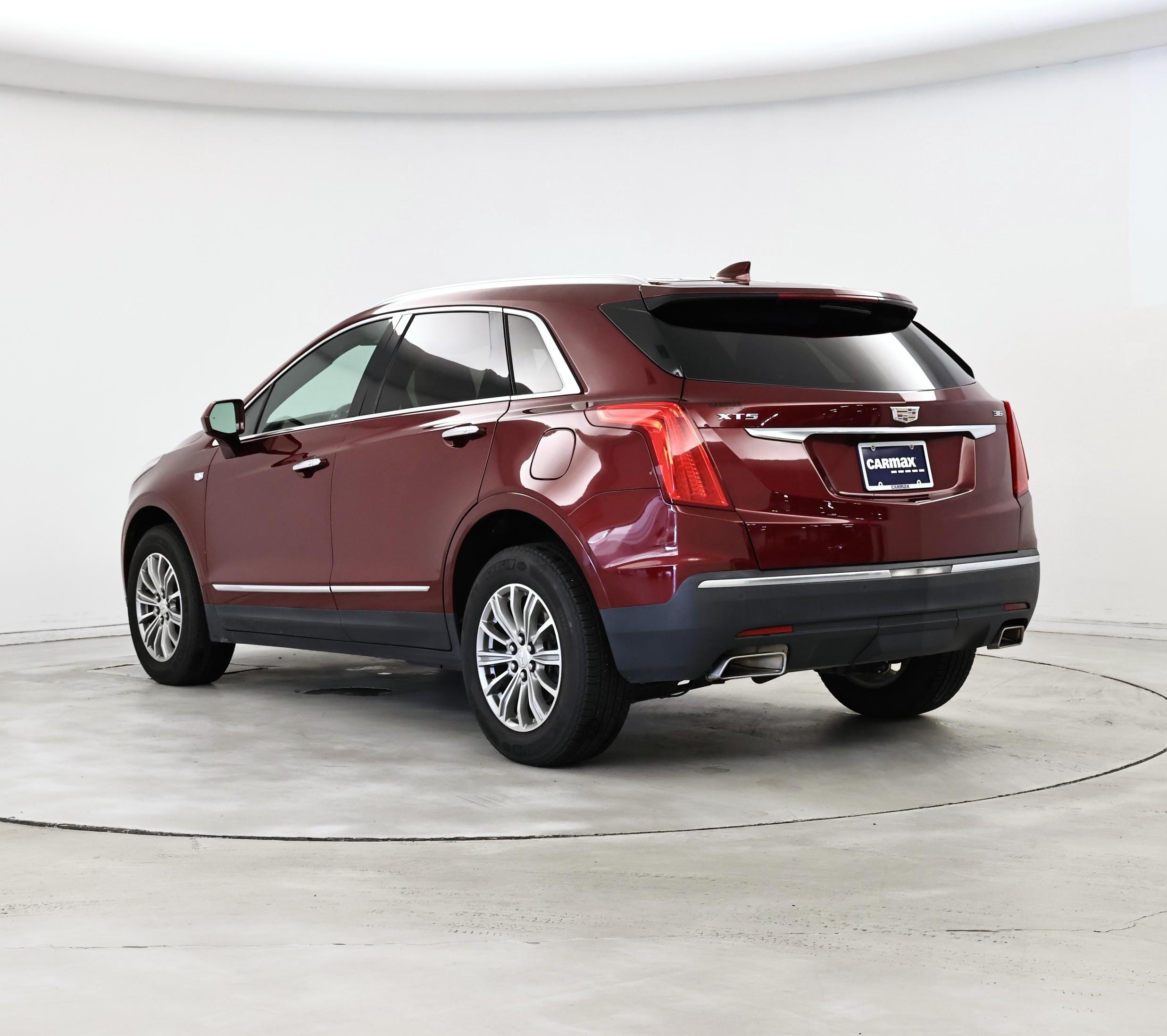 Thumbnail: 2017 Cadillac XT5 - 2