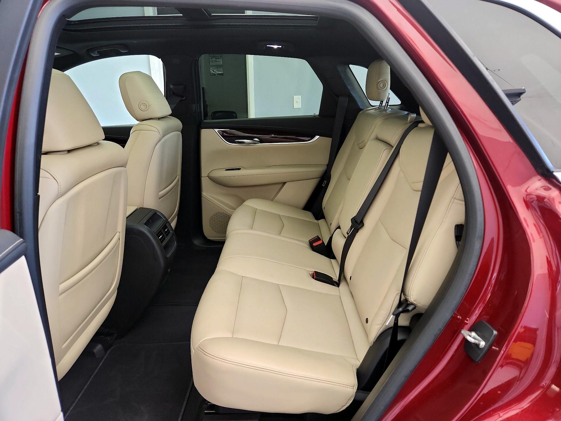 Thumbnail: 2017 Cadillac XT5 - 19