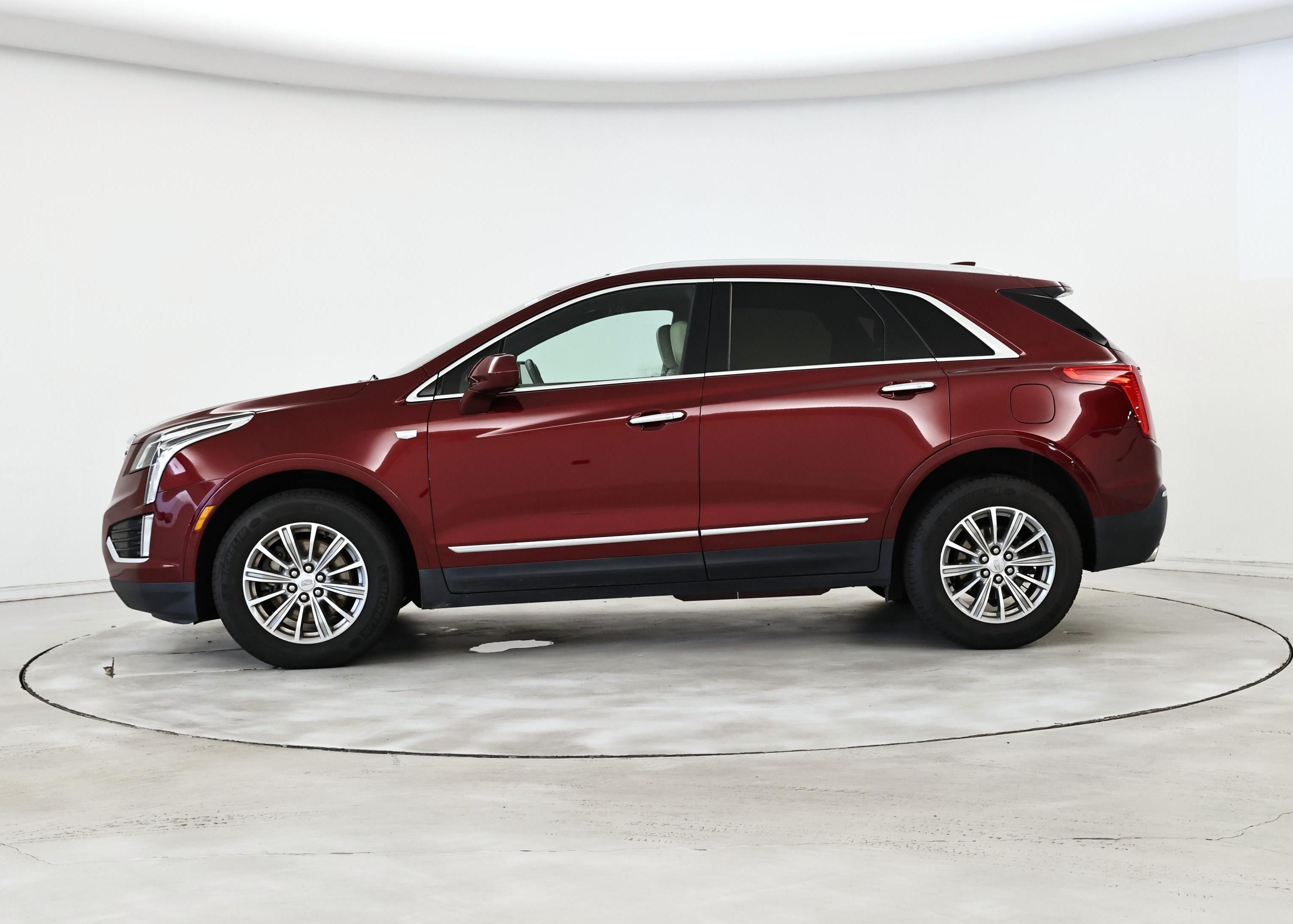 Thumbnail: 2017 Cadillac XT5 - 3