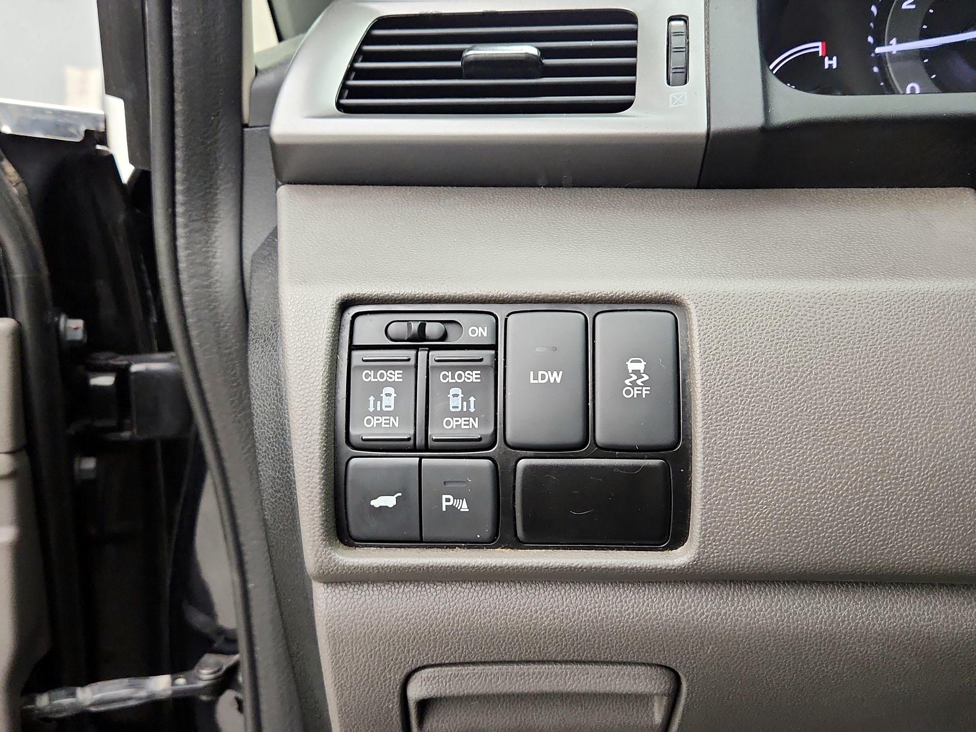 Thumbnail: 2016 Honda Odyssey - 13