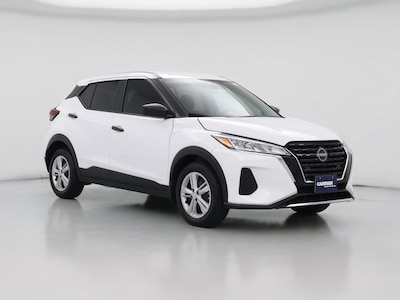 White 2024 Nissan Kicks S