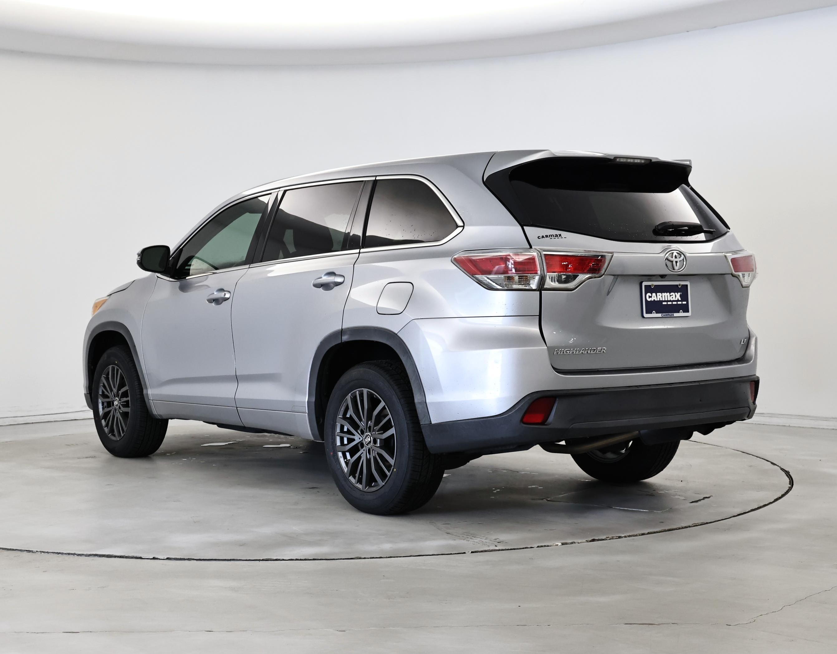 Thumbnail: 2015 Toyota Highlander - 2