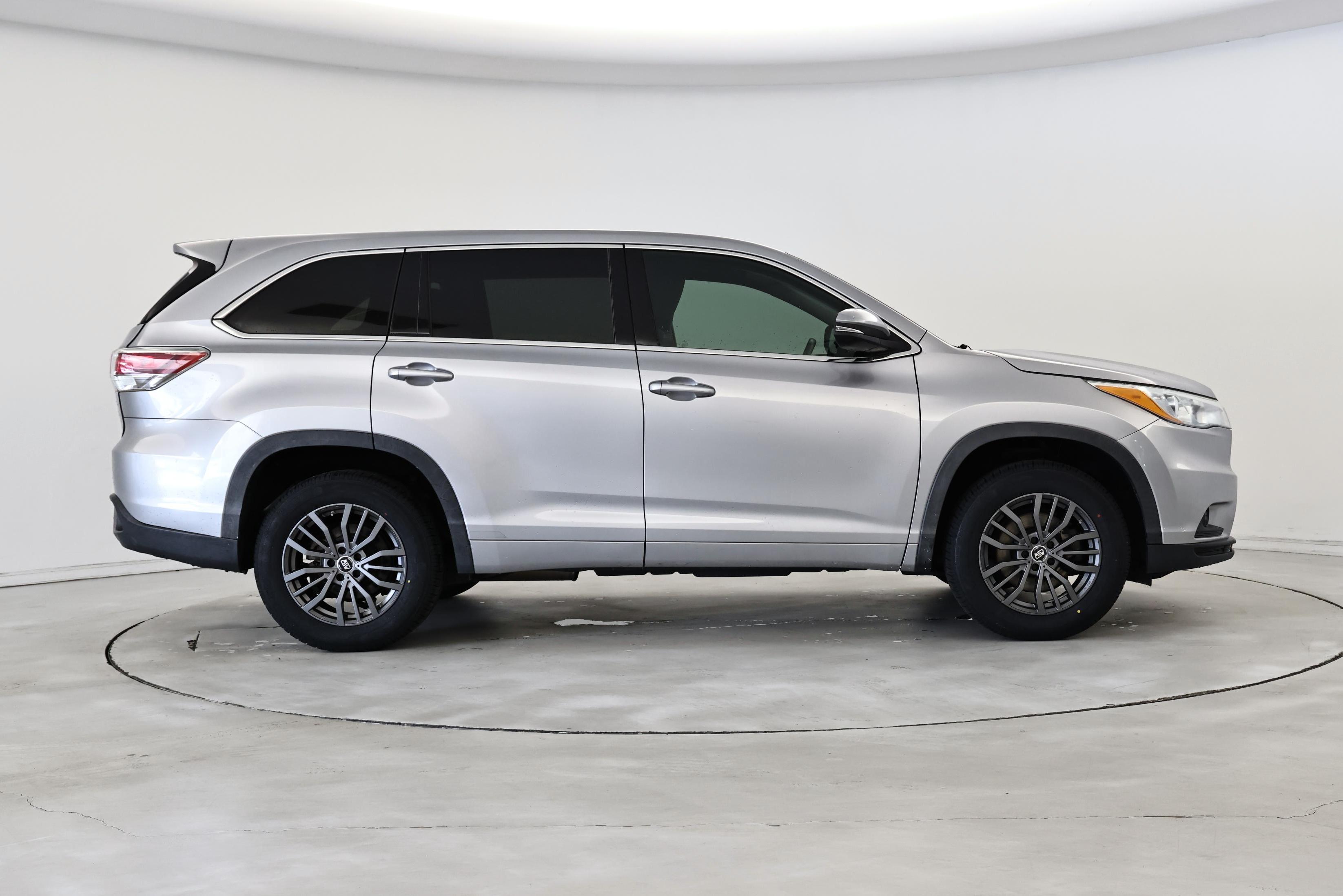 Thumbnail: 2015 Toyota Highlander - 7