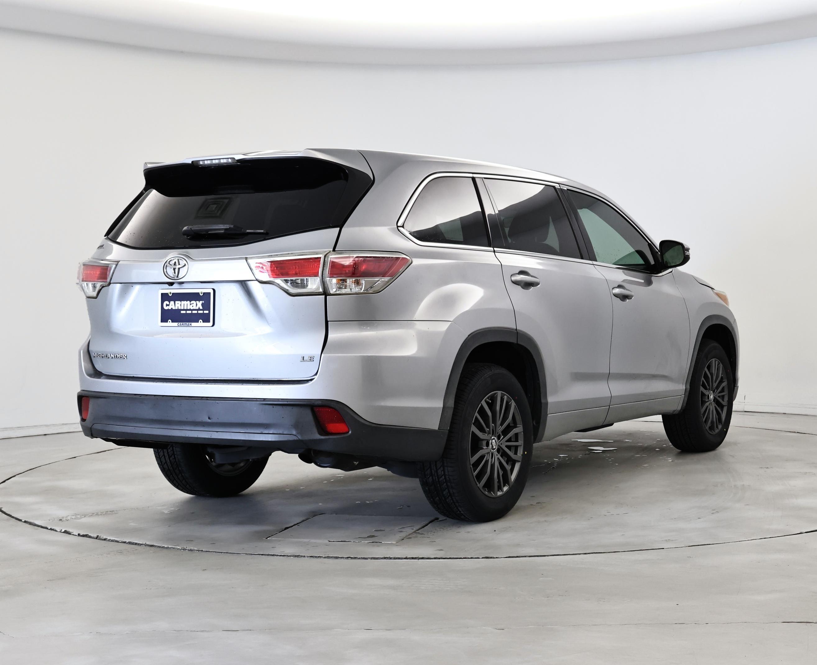 Thumbnail: 2015 Toyota Highlander - 8