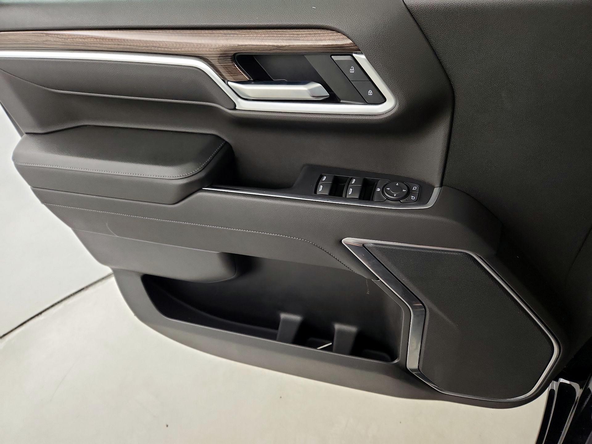 Thumbnail: 2022 Chevrolet Silverado 1500 - 12