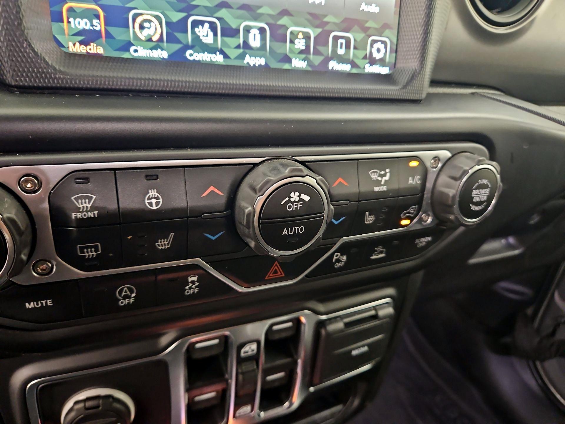 Thumbnail: 2021 Jeep Gladiator - 17