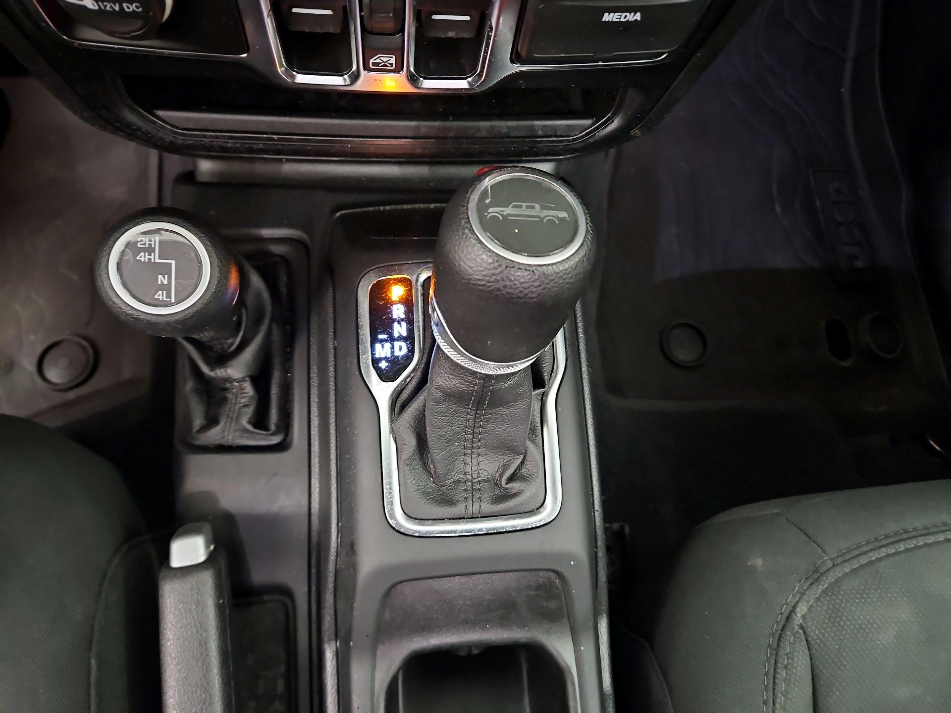 Thumbnail: 2021 Jeep Gladiator - 18