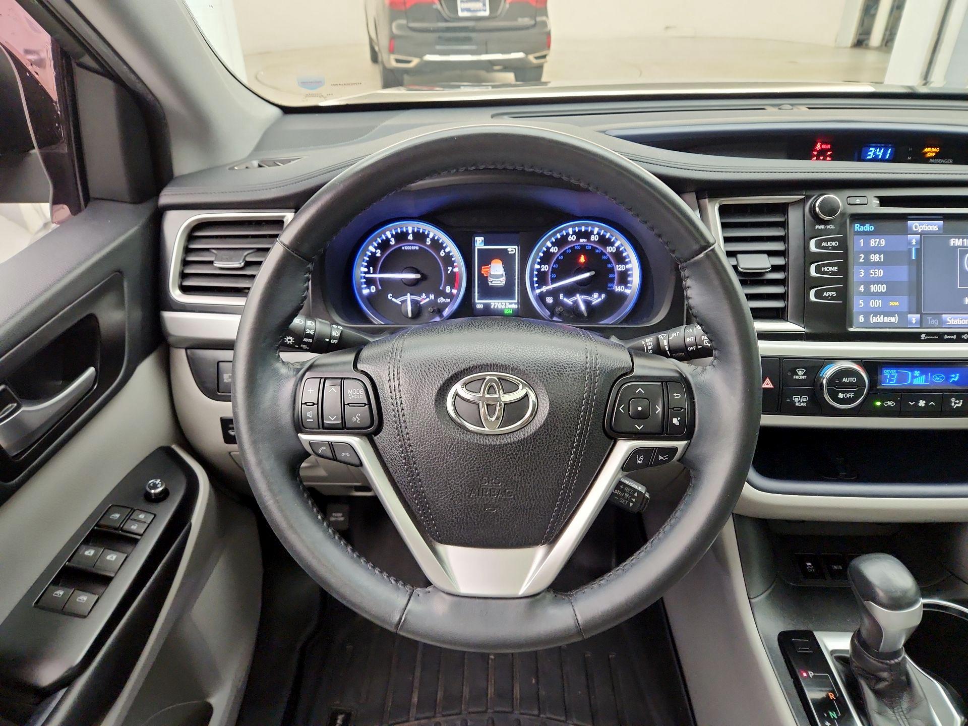 Thumbnail: 2019 Toyota Highlander - 10