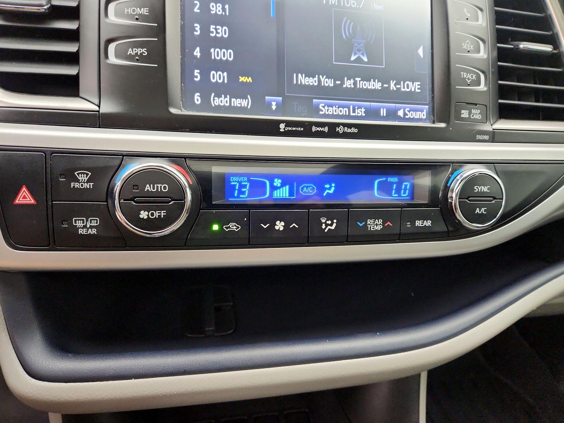 Thumbnail: 2019 Toyota Highlander - 16