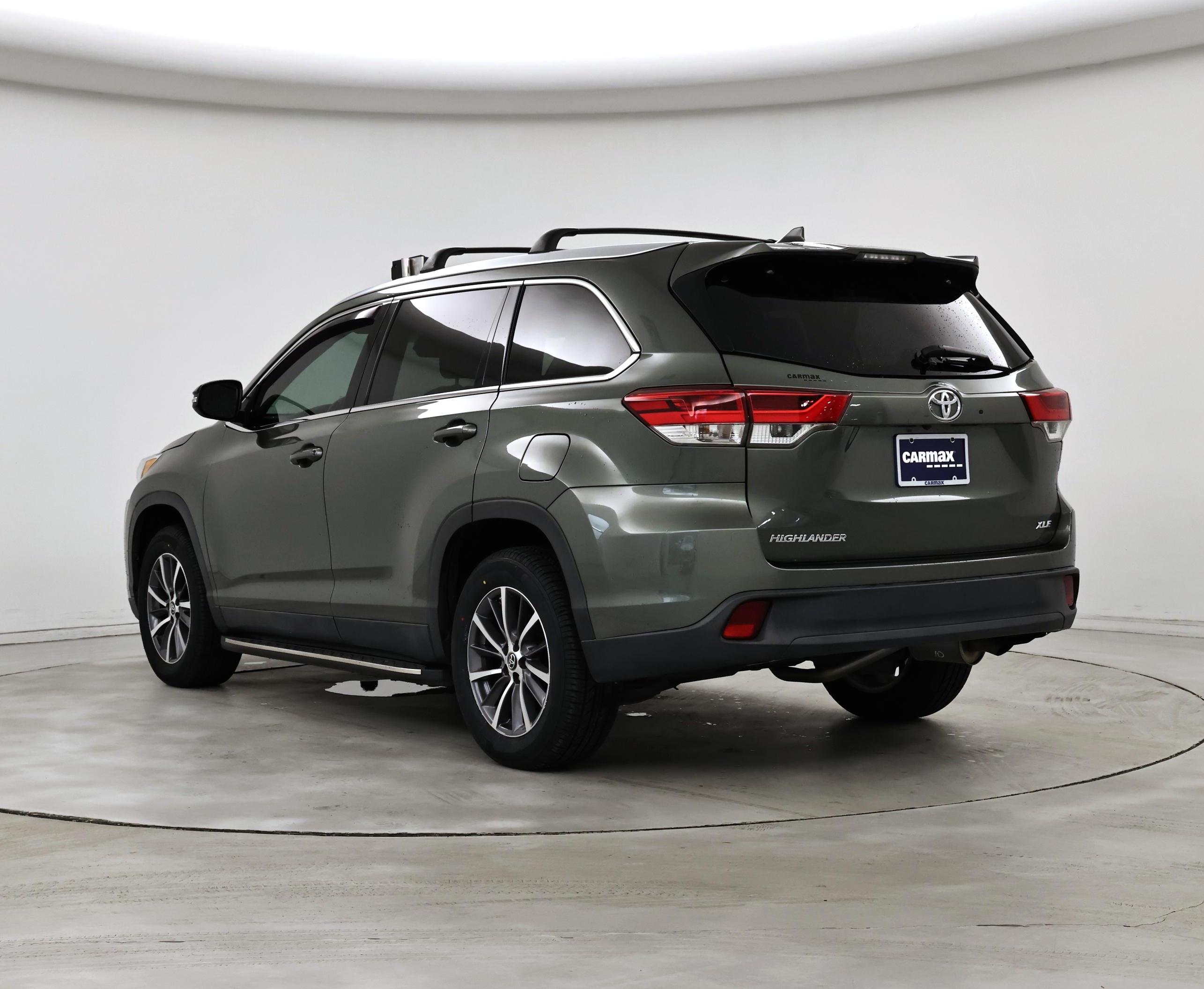 Thumbnail: 2019 Toyota Highlander - 2