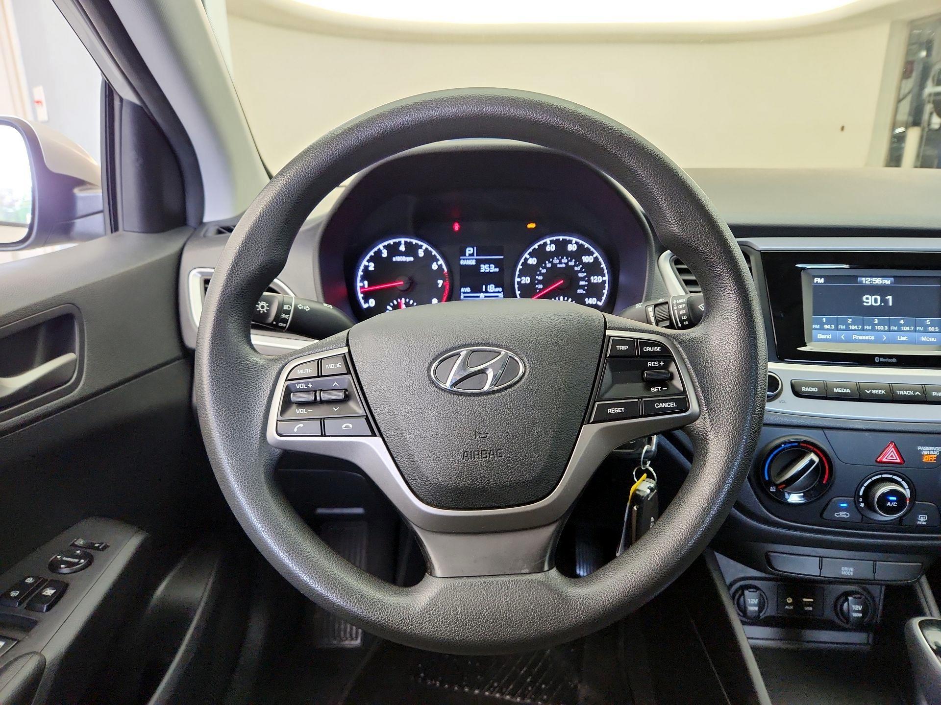 Thumbnail: 2021 Hyundai Accent - 10
