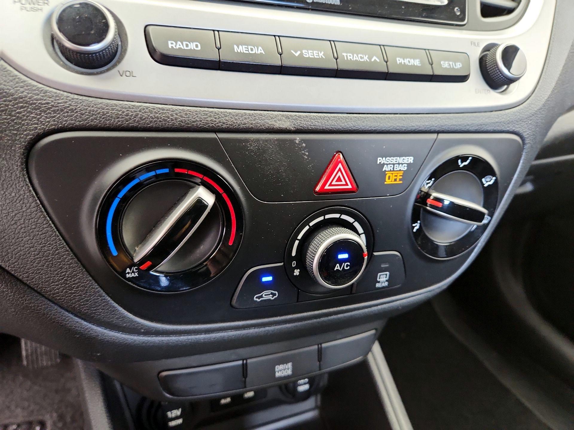 Thumbnail: 2021 Hyundai Accent - 16