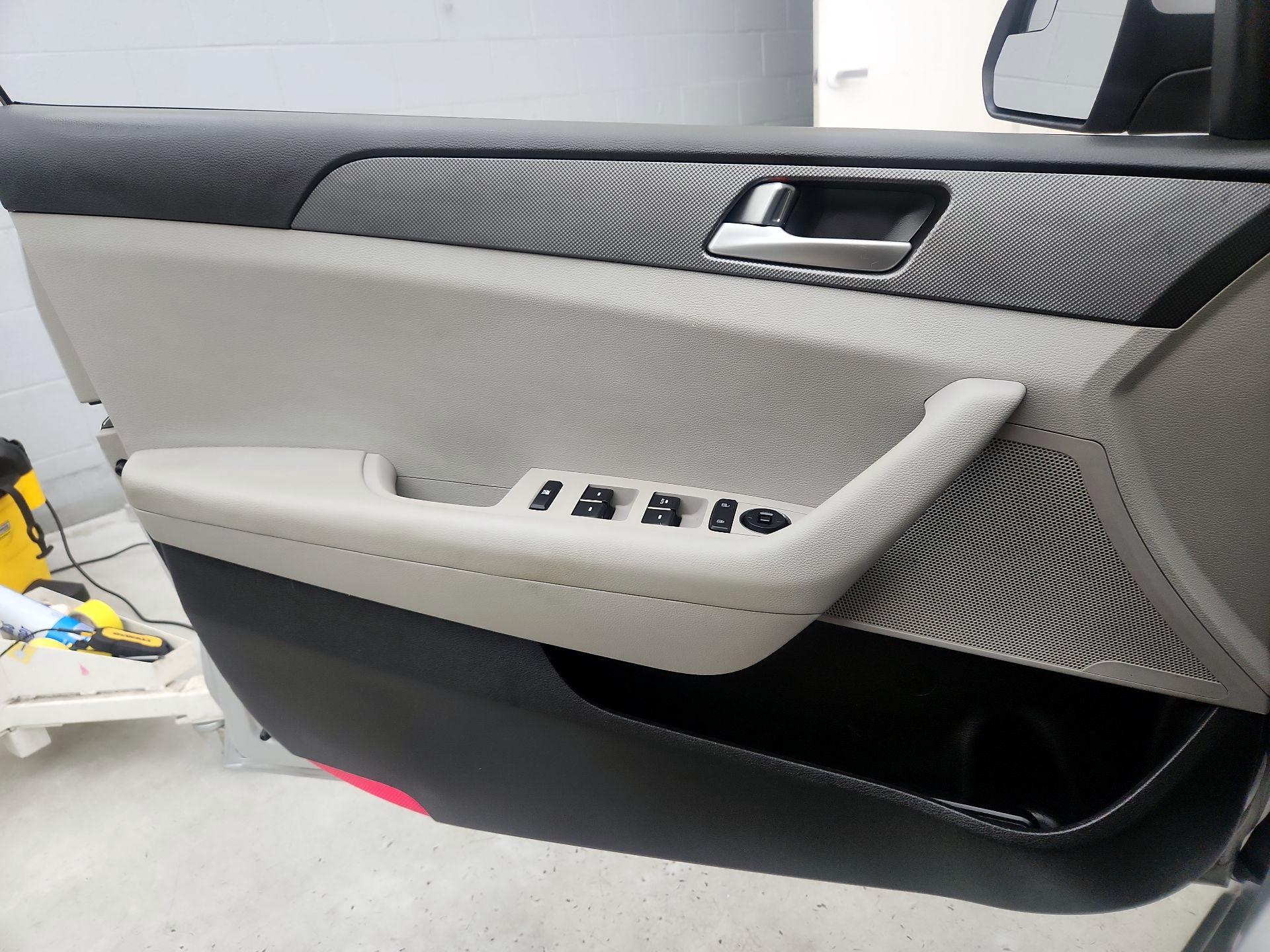 Thumbnail: 2015 Hyundai Sonata - 12