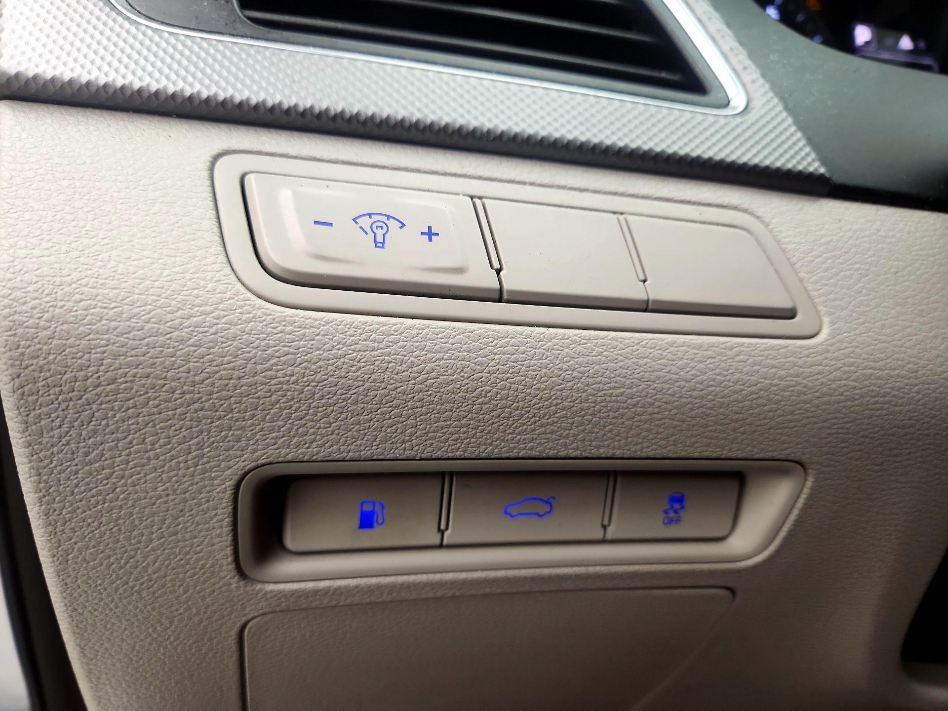 Thumbnail: 2015 Hyundai Sonata - 13
