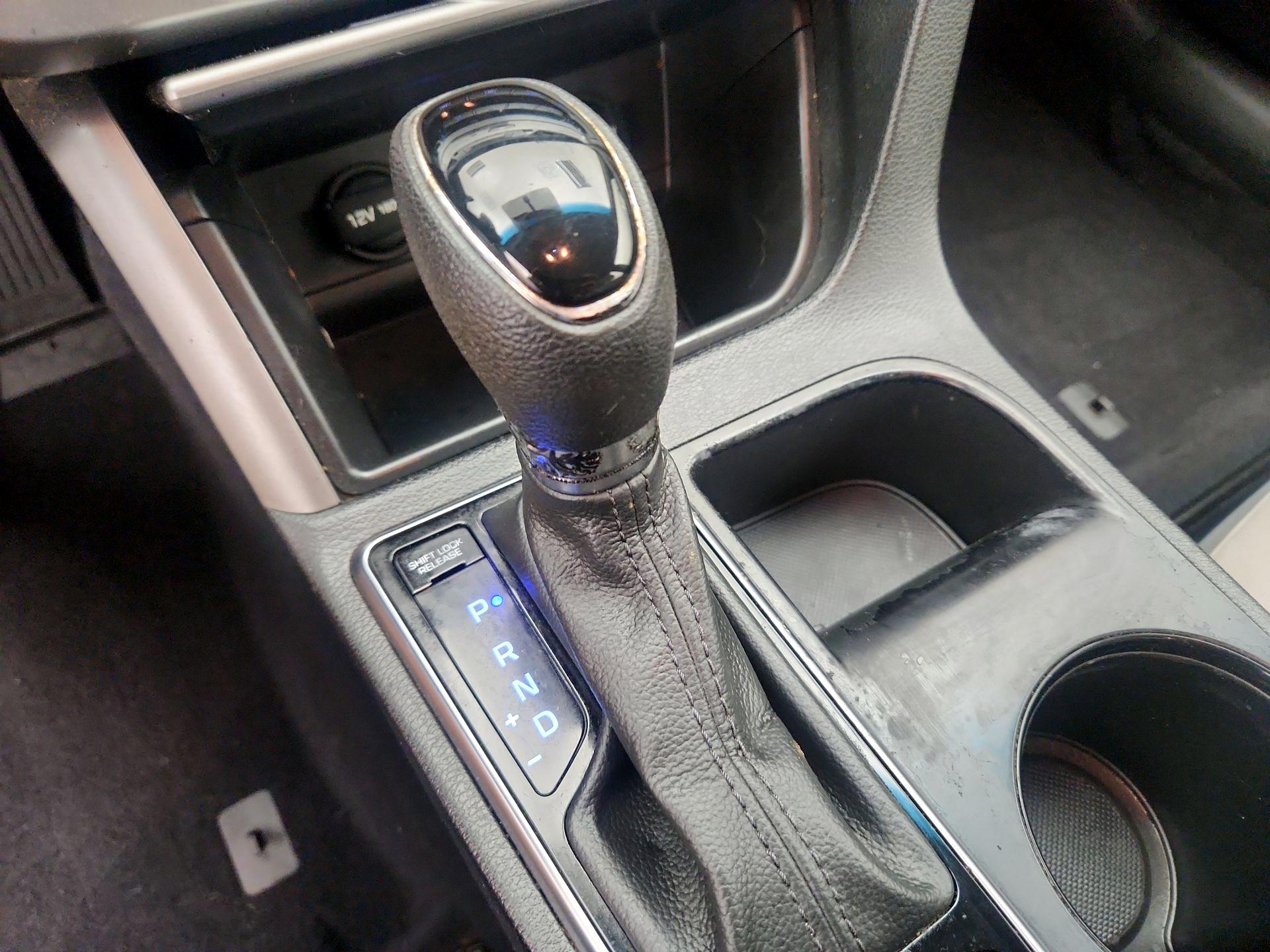 Thumbnail: 2015 Hyundai Sonata - 16