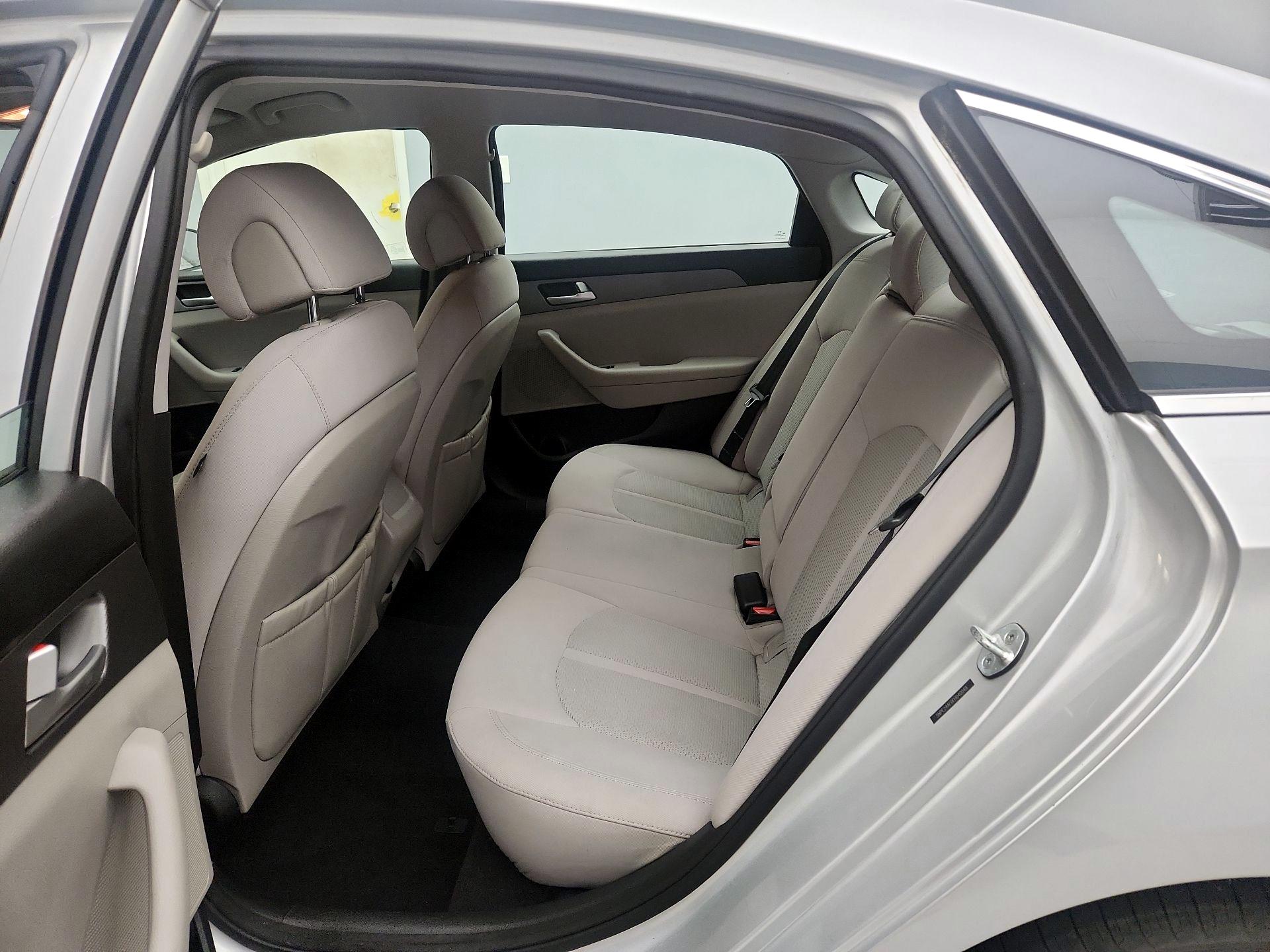 Thumbnail: 2015 Hyundai Sonata - 18