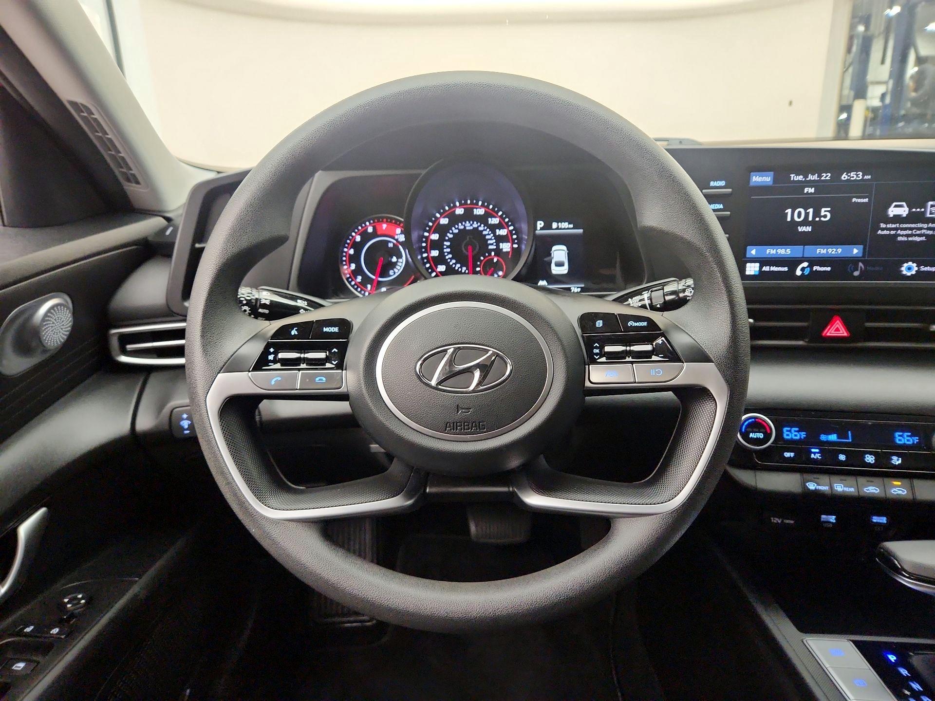 Thumbnail: 2023 Hyundai Elantra - 10