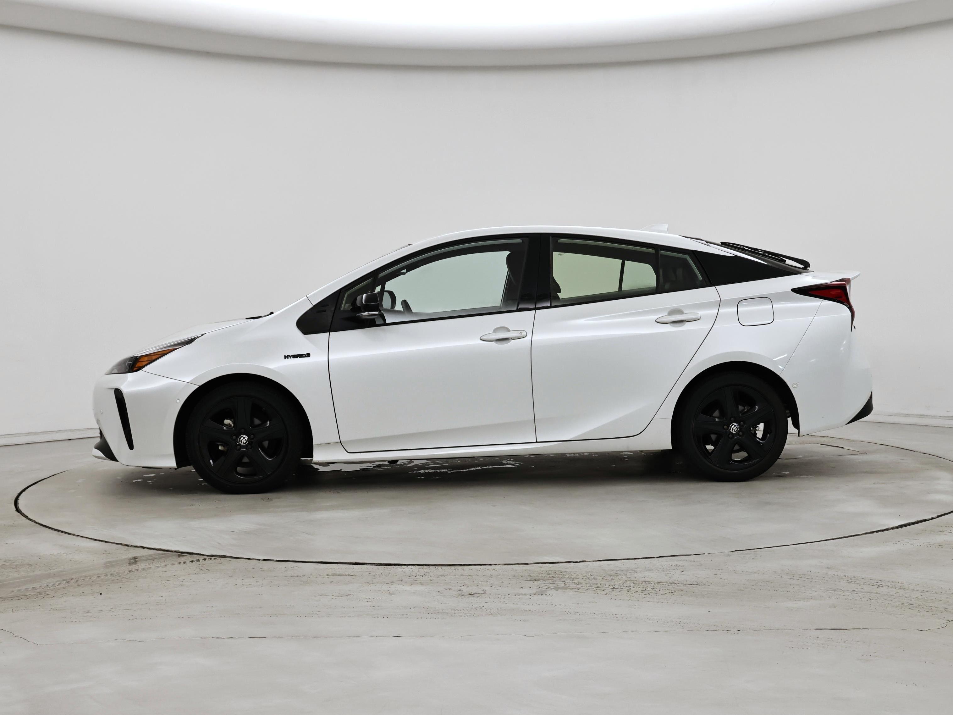 Thumbnail: 2021 Toyota Prius - 3