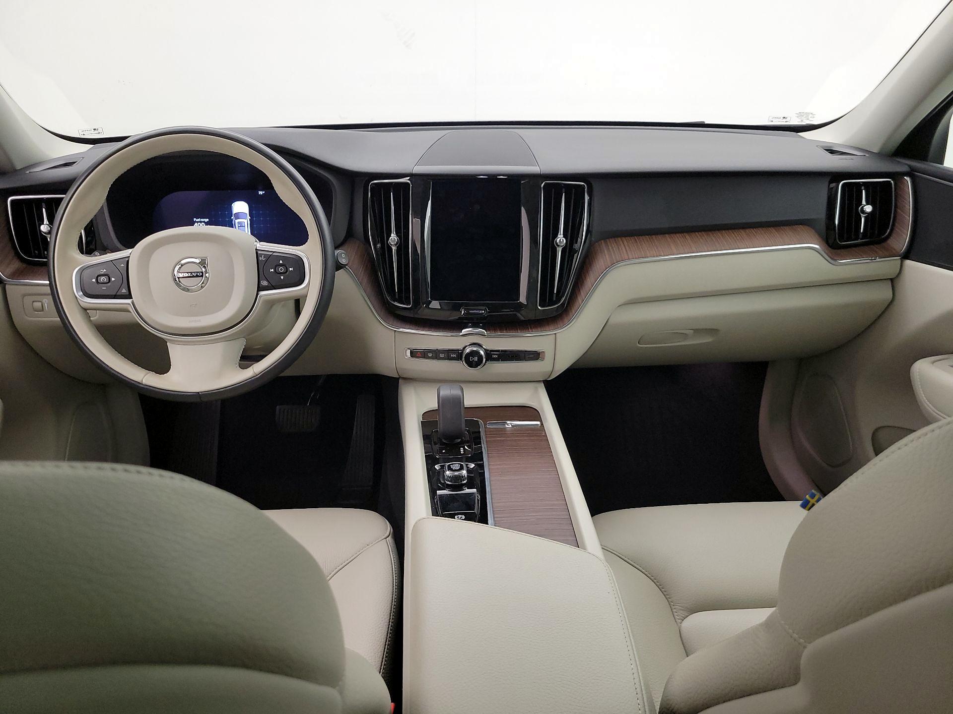 Thumbnail: 2022 Volvo XC60 - 9